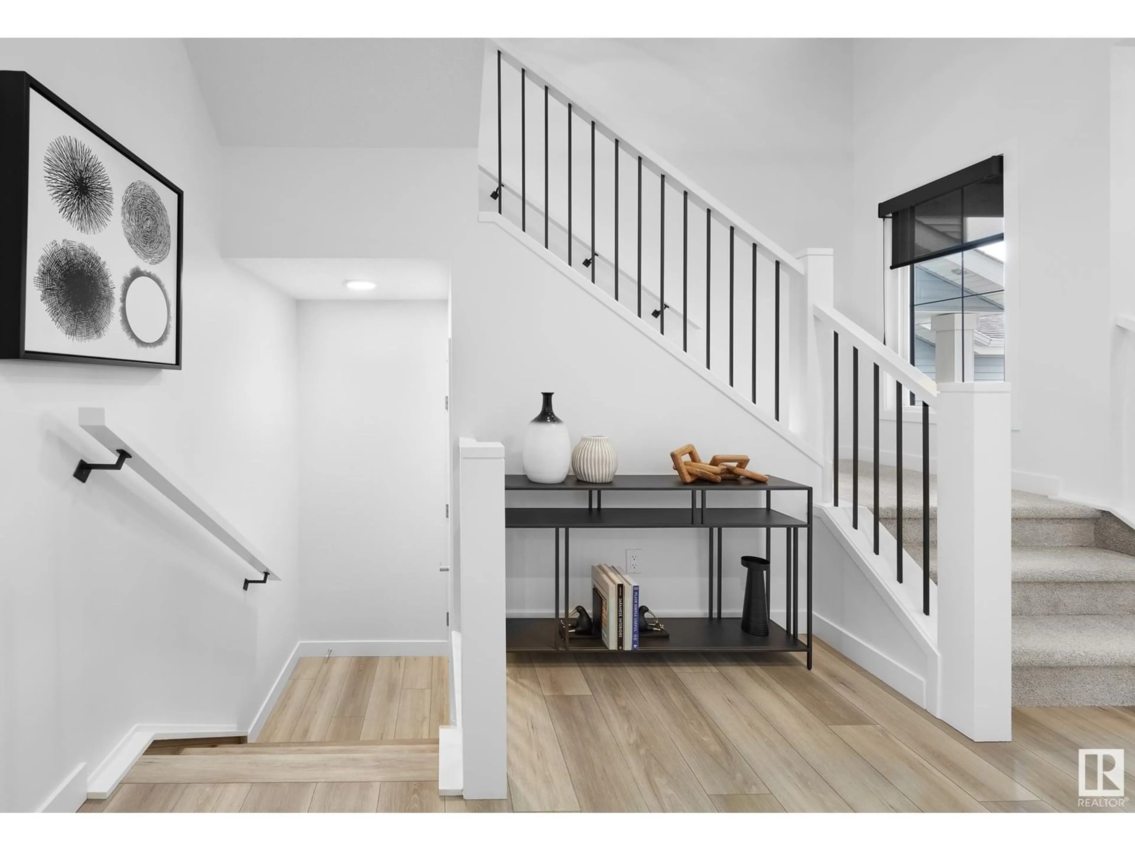 Indoor entryway for NW - 3544 ERLANGER LINK LI, Edmonton Alberta T6M1J5
