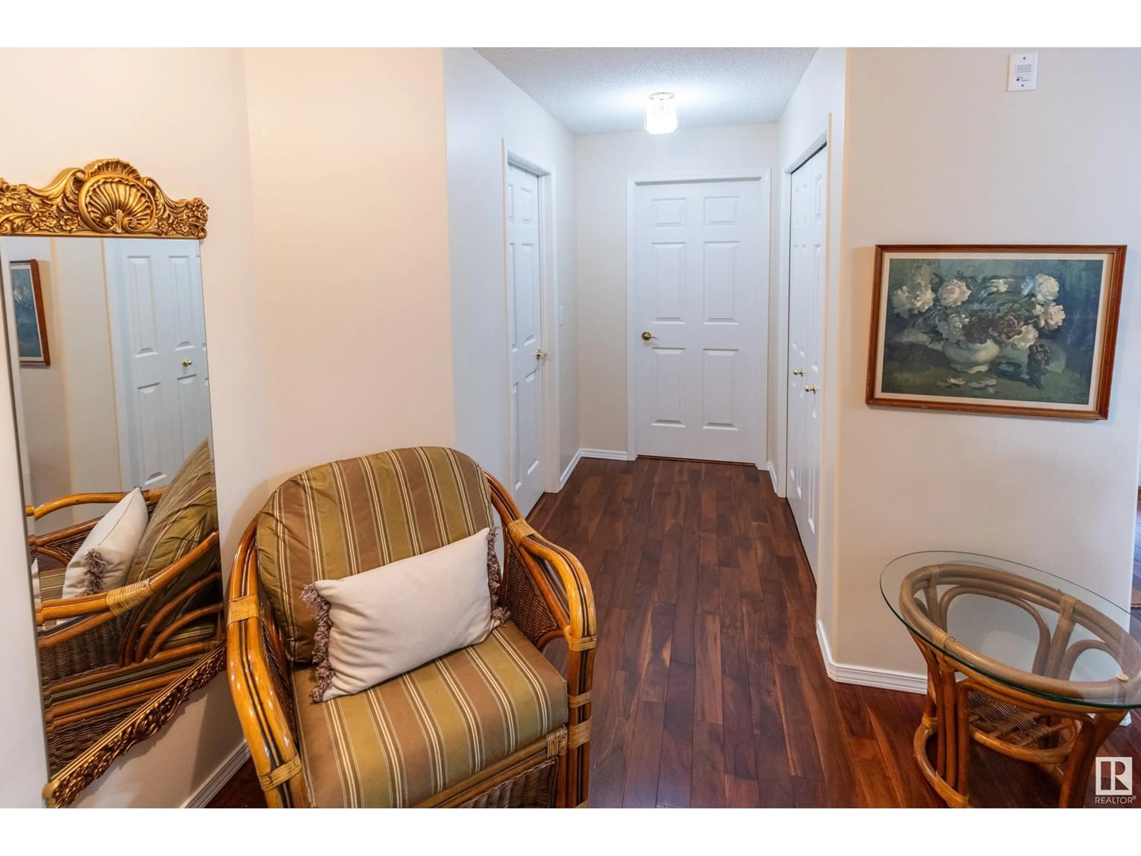 Indoor entryway for 307 - 70 CRYSTAL LN, Sherwood Park Alberta T8H1W6
