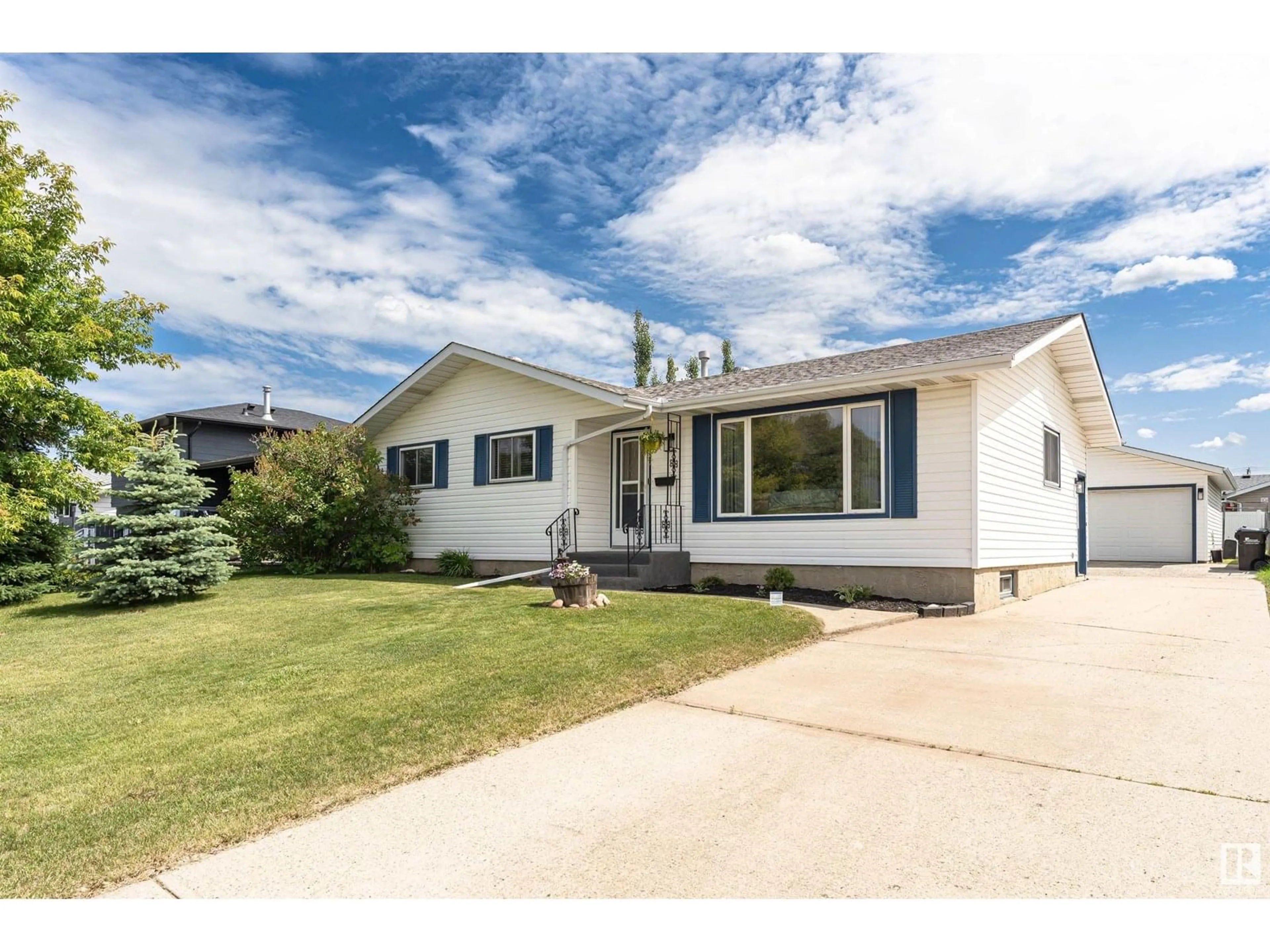 Home with vinyl exterior material, street for 64 WILSON CR, Sherwood Park Alberta T8A3L2