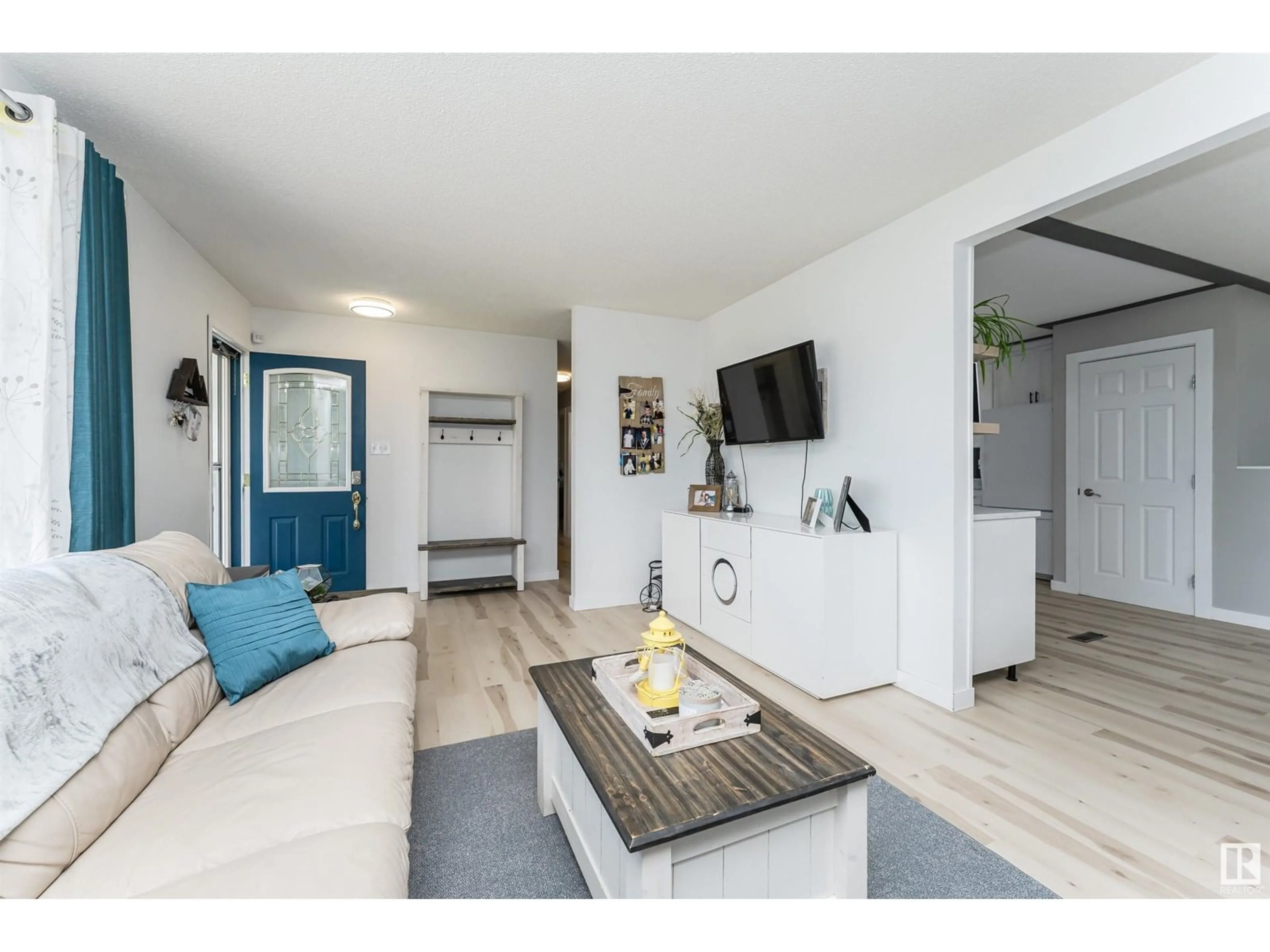 Living room with furniture, unknown for 64 WILSON CR, Sherwood Park Alberta T8A3L2