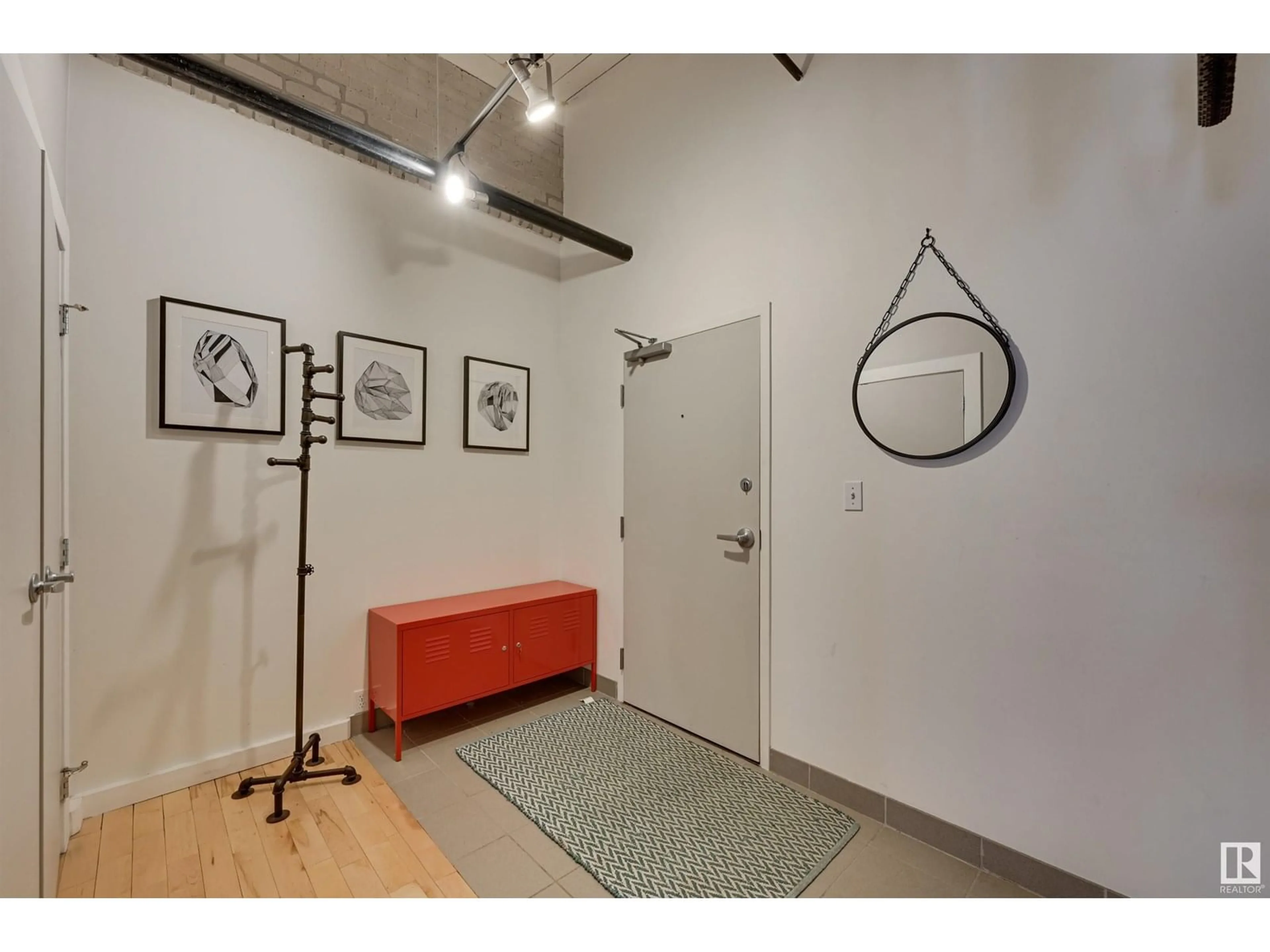 Indoor entryway for #504 - 10169 104 ST, Edmonton Alberta T5J1A5
