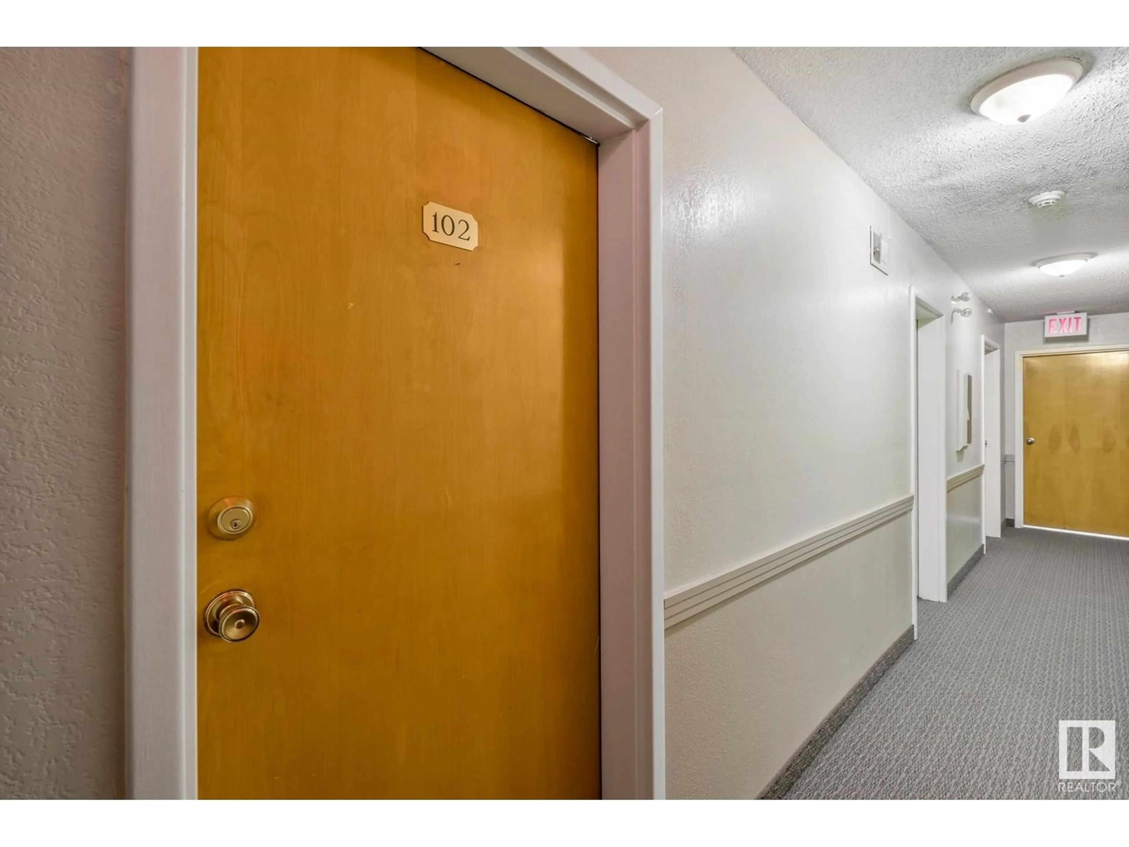 Indoor foyer for 47 - 102 AKINS DR, St. Albert Alberta T8N3M6