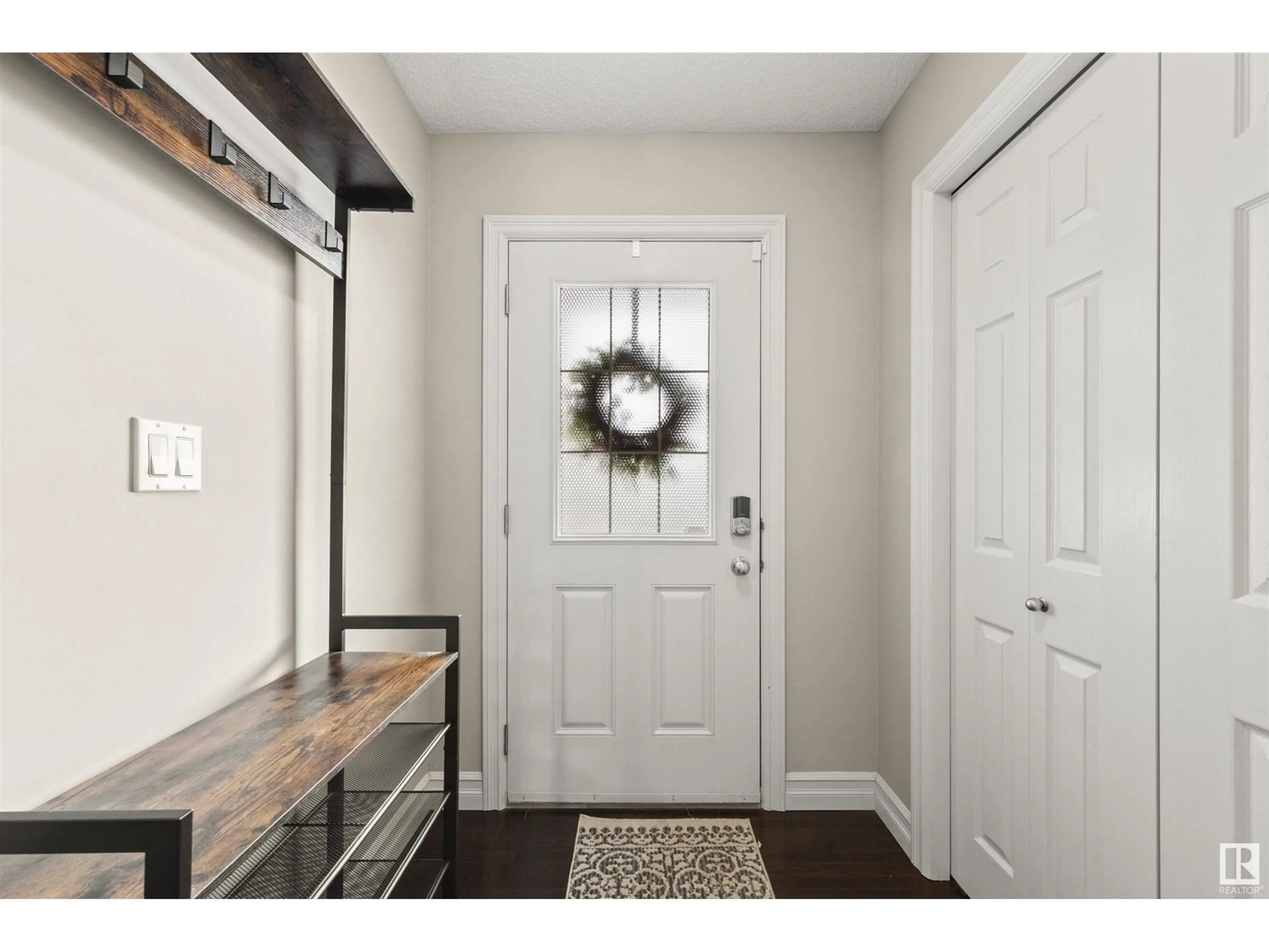 Indoor entryway for NW - 13422 166 AV, Edmonton Alberta T6V0G6