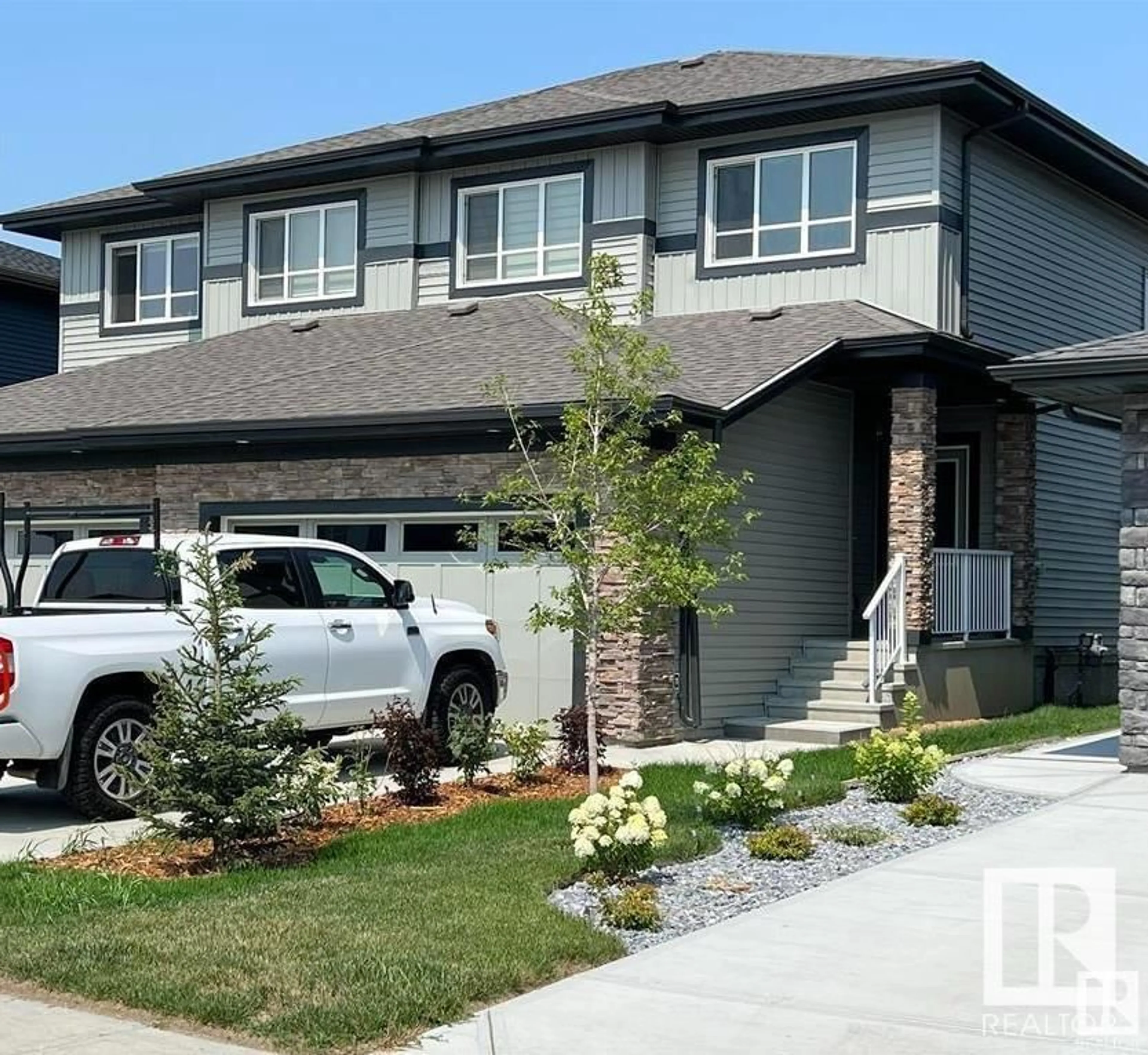 Home with vinyl exterior material, street for 122 KINGSBURY CI, Spruce Grove Alberta T7X0H1