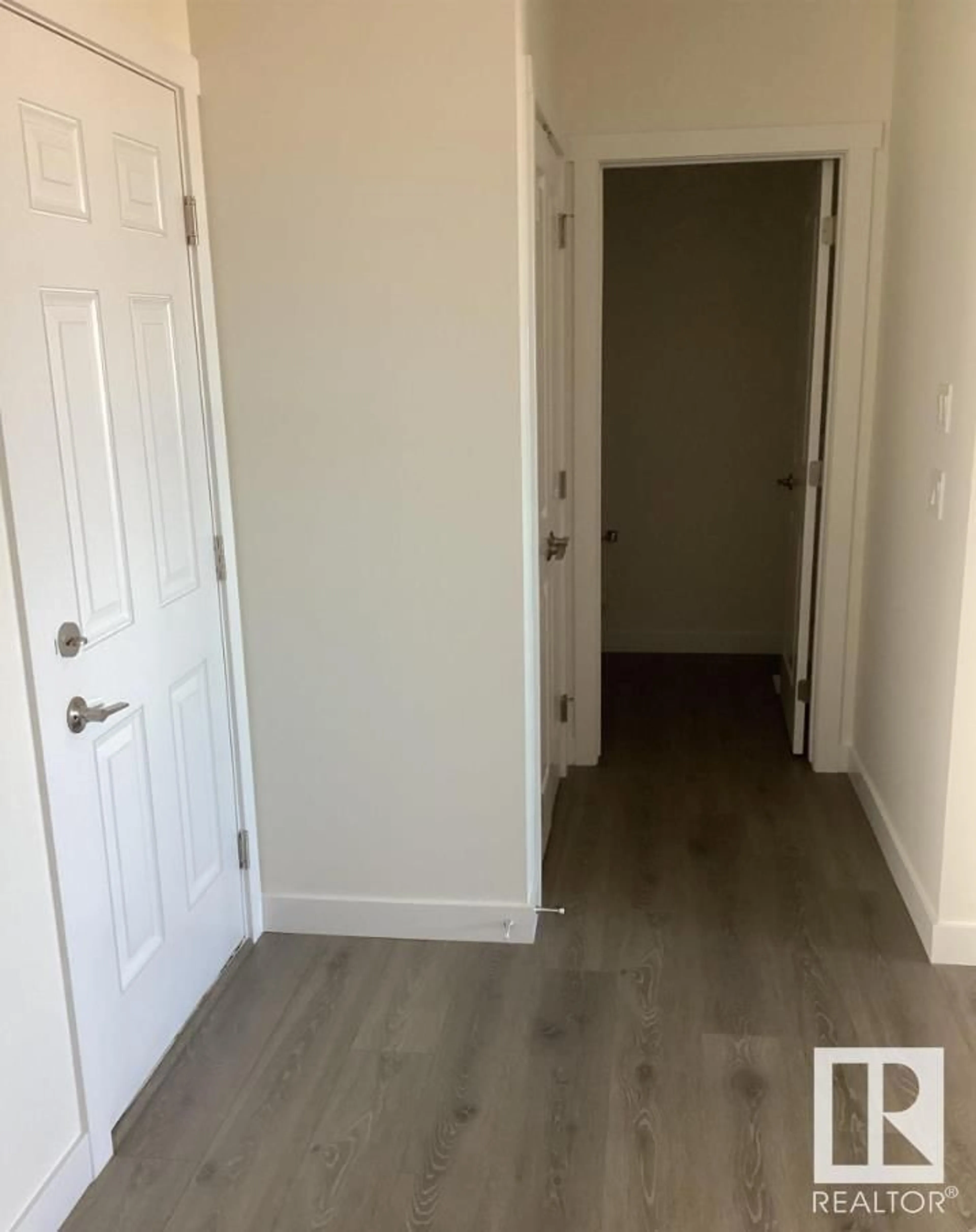 Indoor entryway for 122 KINGSBURY CI, Spruce Grove Alberta T7X0H1