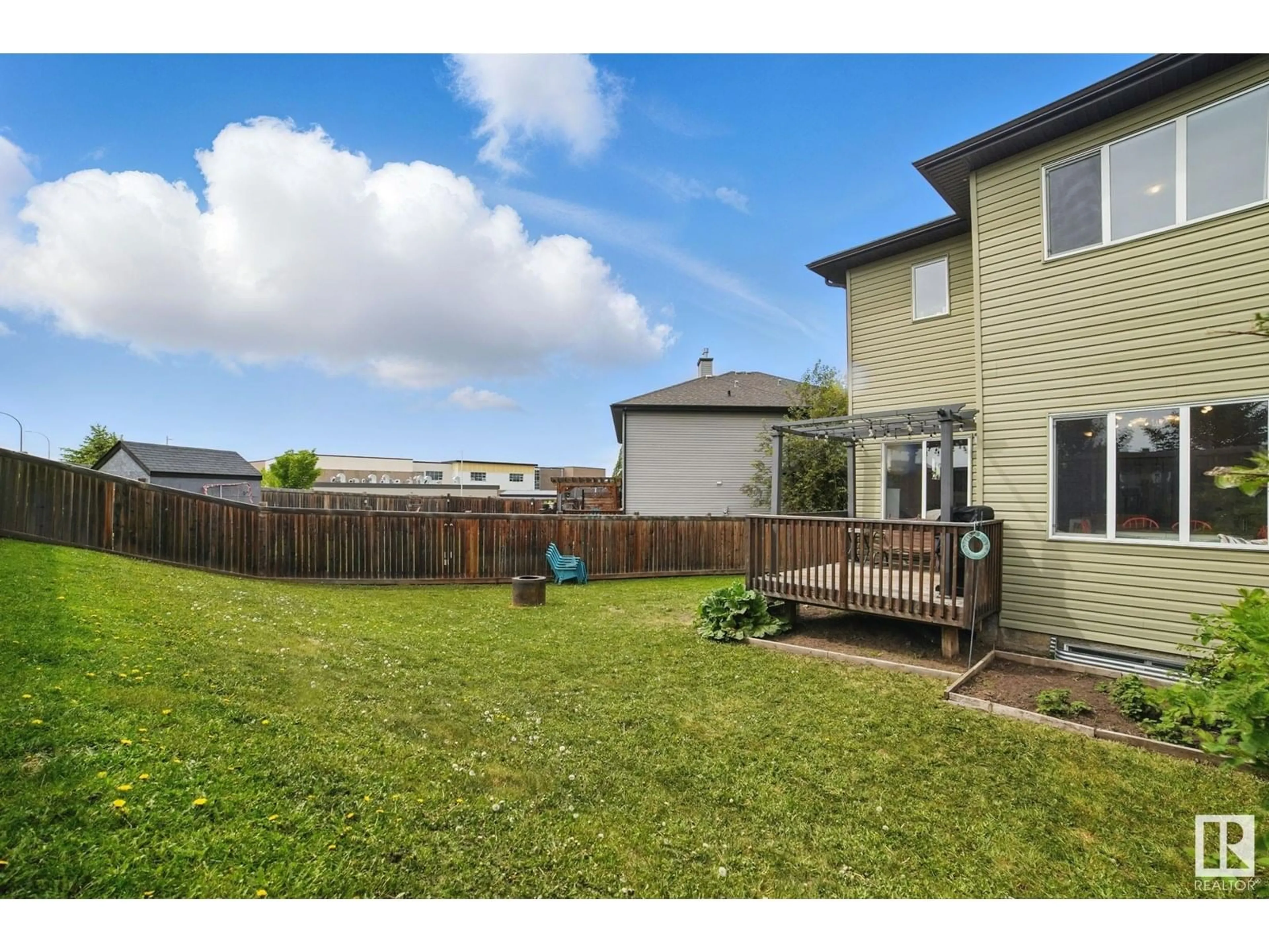 Patio, unknown for 50 HARTWICK MR, Spruce Grove Alberta T7X0L8