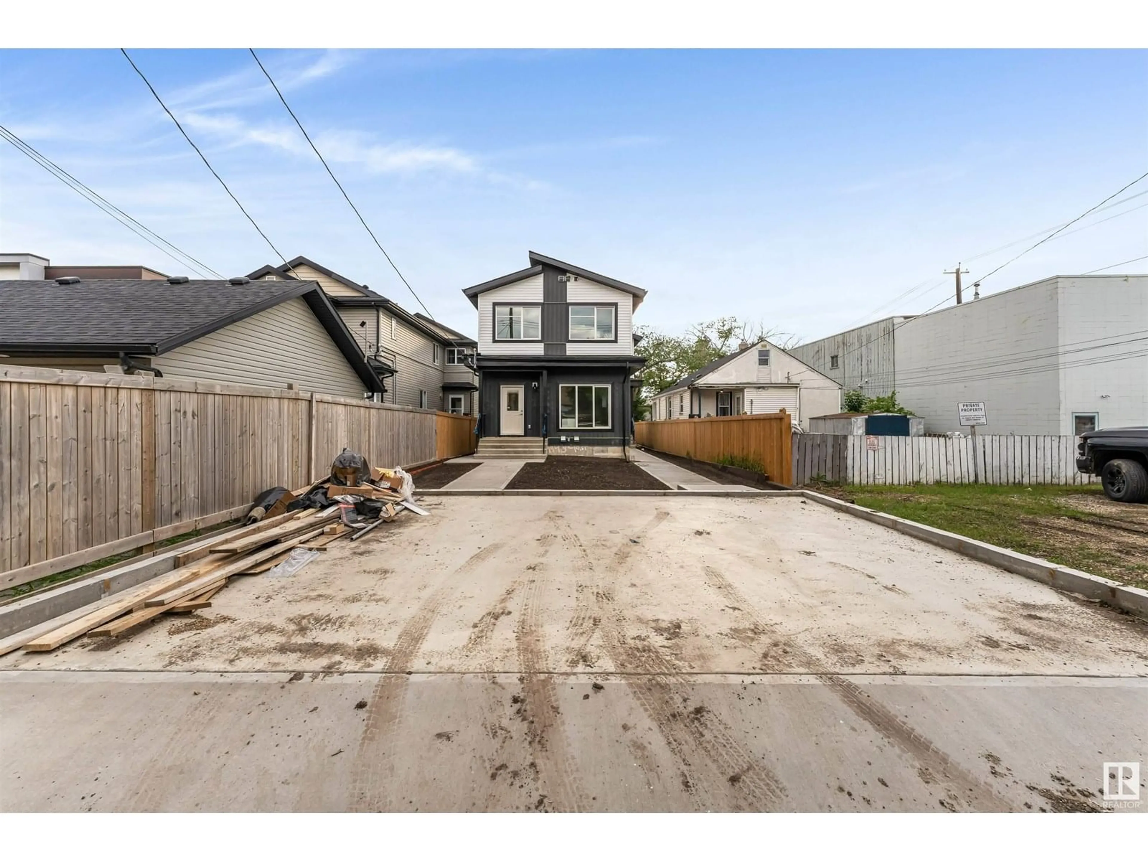 Unknown for 11443 101 ST, Edmonton Alberta T5G2A9