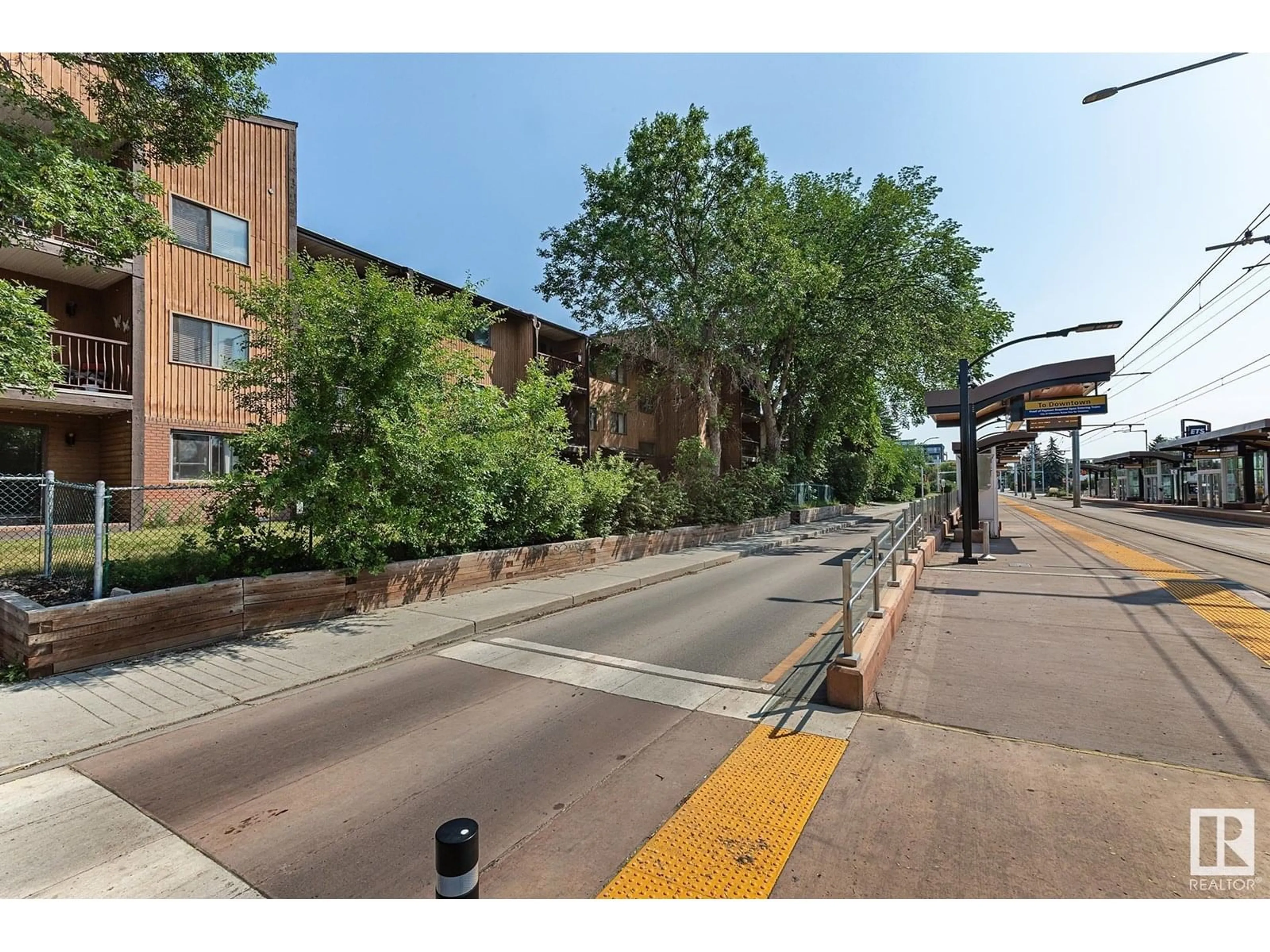 Patio, street for 202 - 8814 95 AV, Edmonton Alberta T6C1Z1