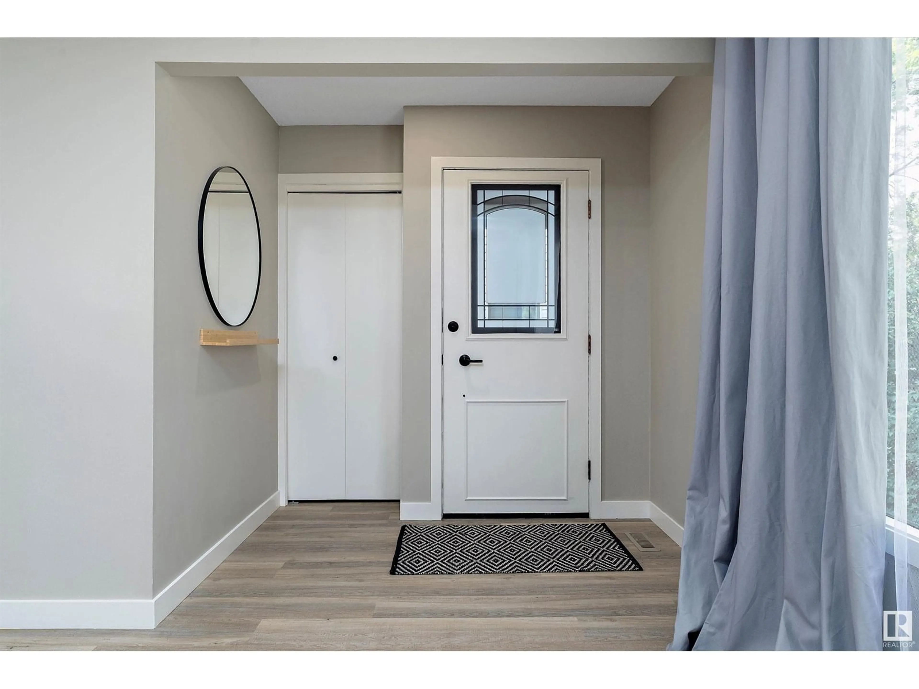 Indoor entryway for NW - 10157 145 ST, Edmonton Alberta T5N2X6