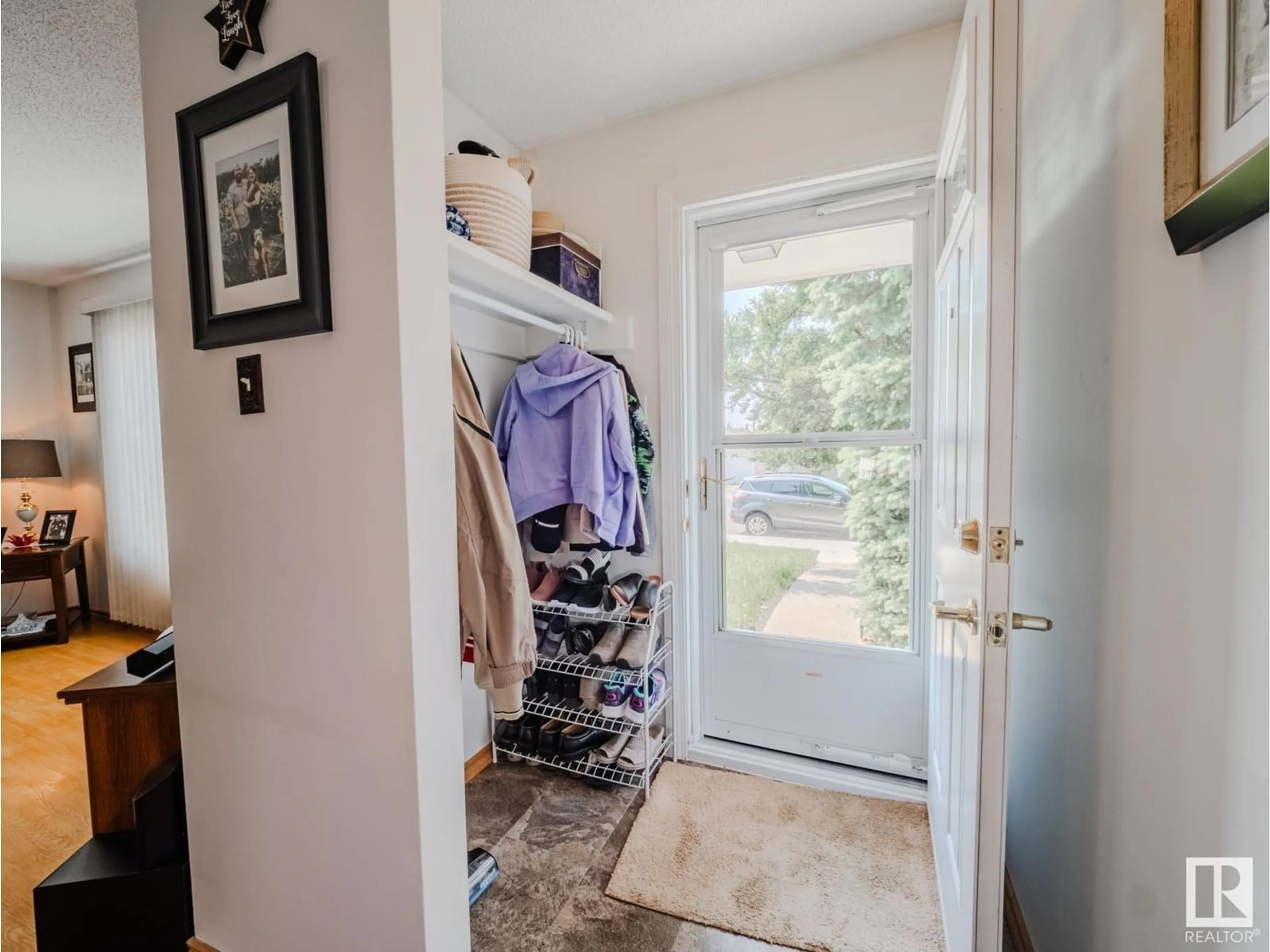 Indoor entryway for NW - 5123 107 ST, Edmonton Alberta T6H2X1