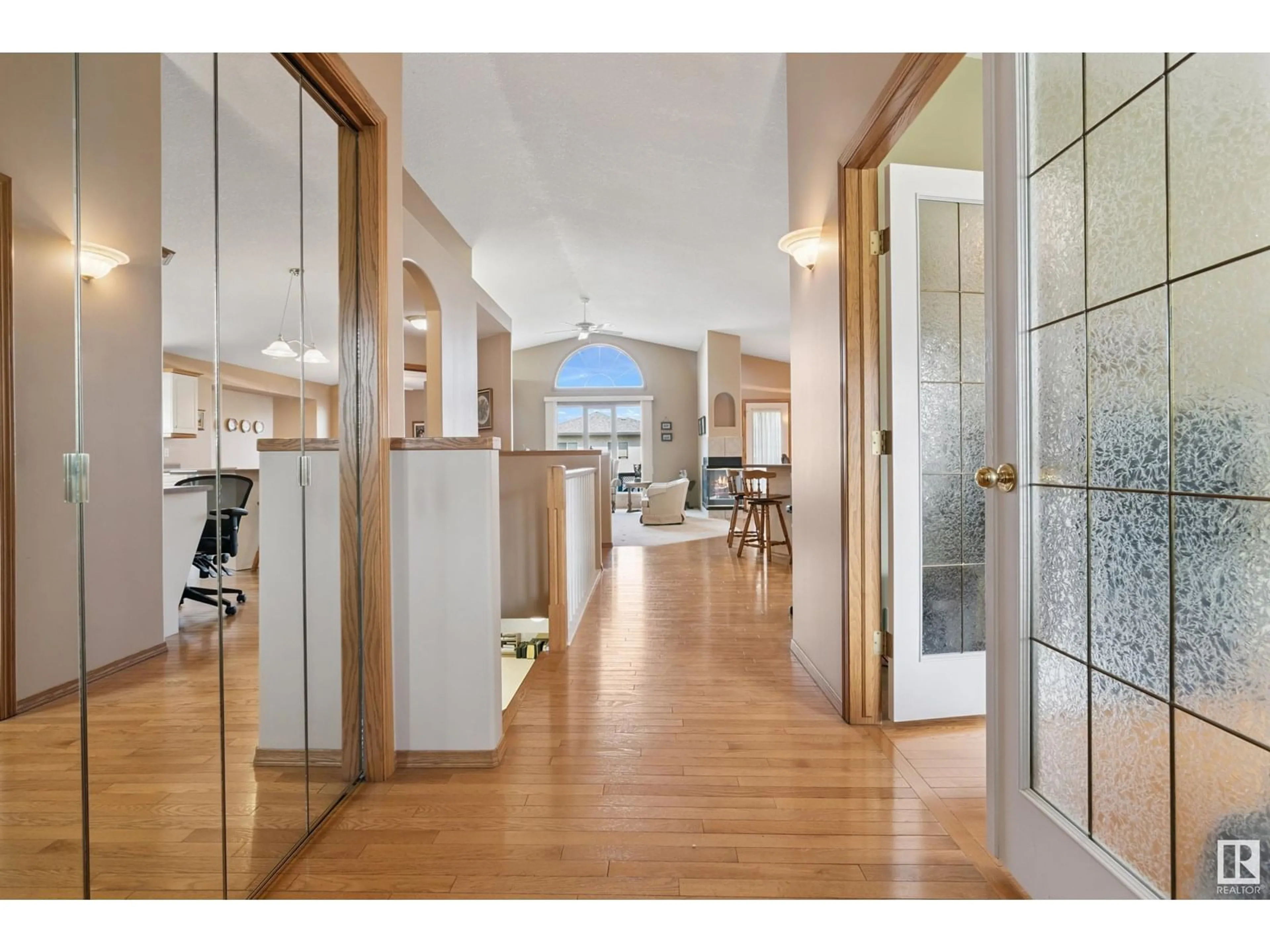 Indoor foyer for 34 CHANCERY BA, Sherwood Park Alberta T8H1Y3