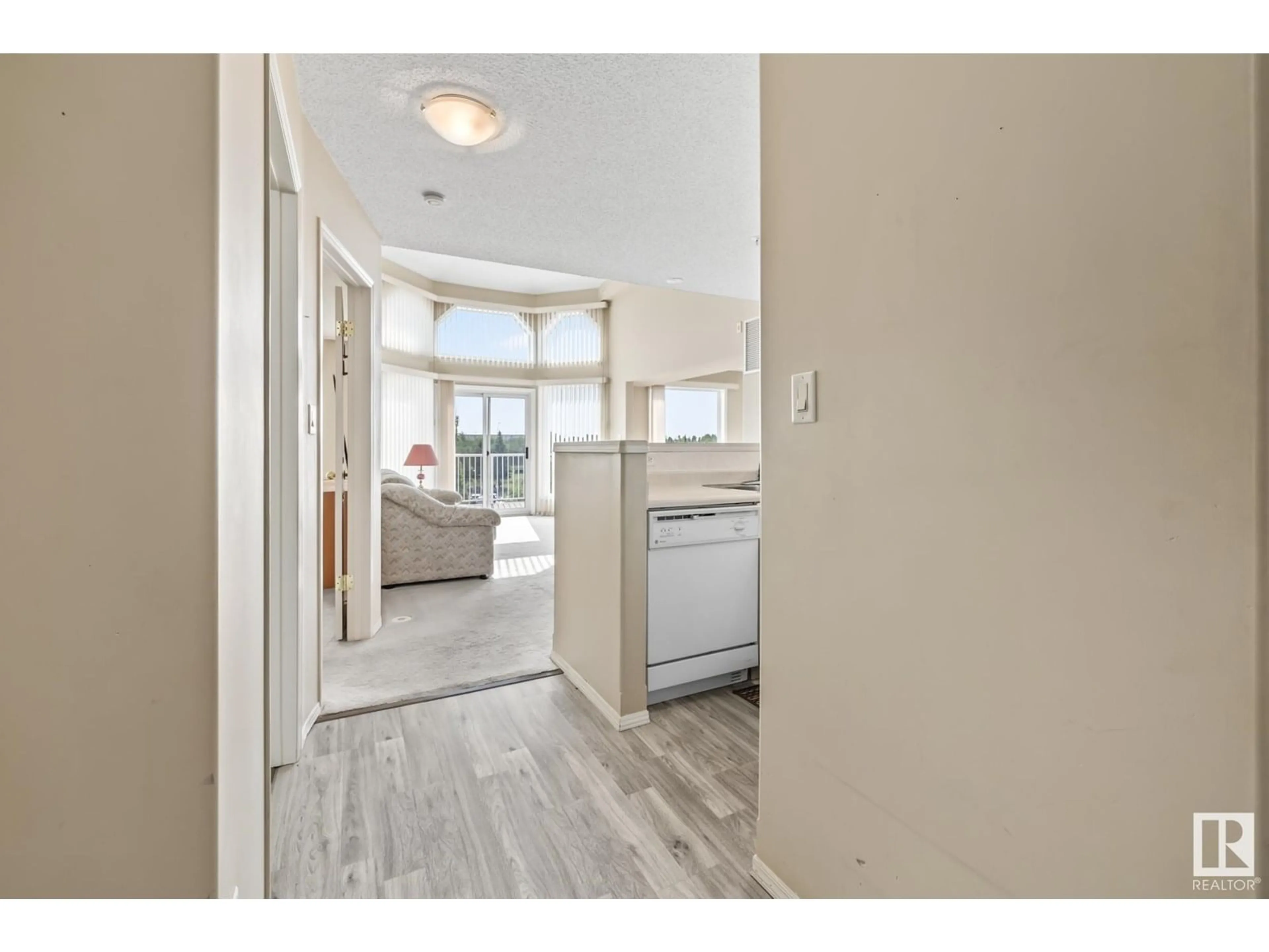 Indoor entryway for 500 182 HADDOW CL, Edmonton Alberta T6R2V1