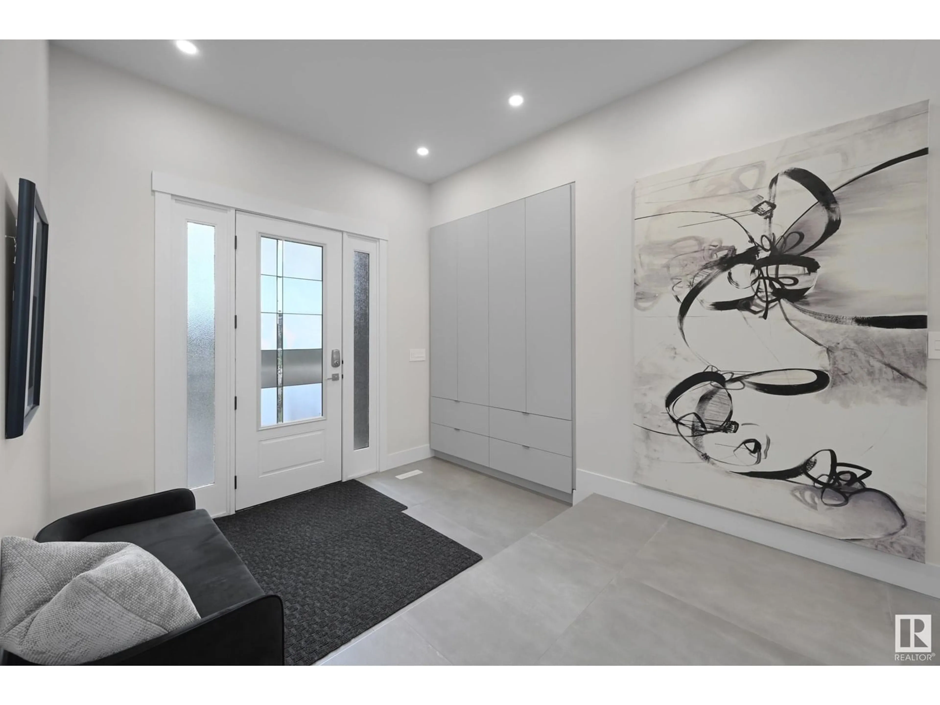 Indoor entryway for 5121 WOOLSEY LINK, Edmonton Alberta T6W2C1