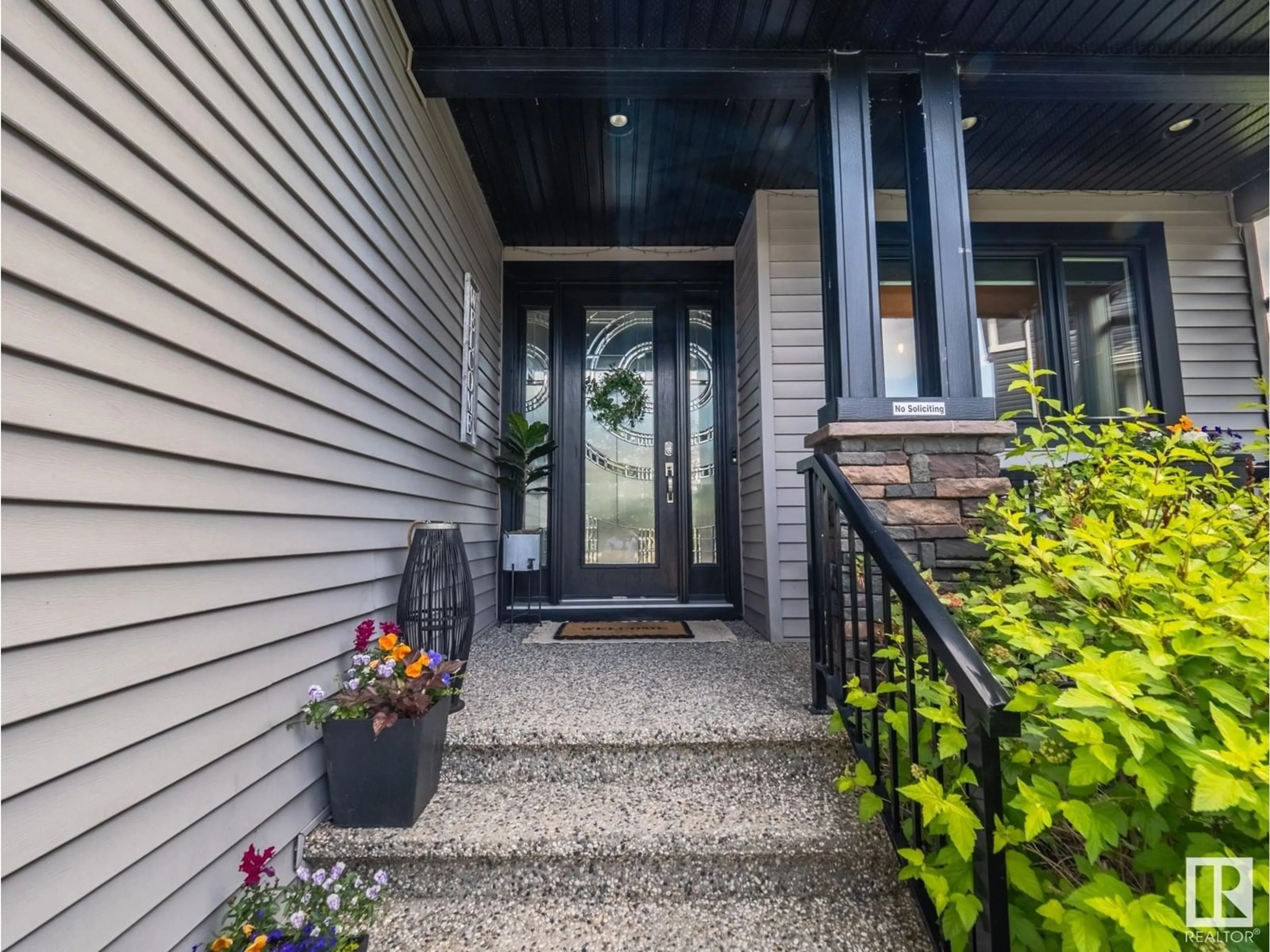 Indoor entryway for 3011 MONTROSE BV, Beaumont Alberta T6X0C1