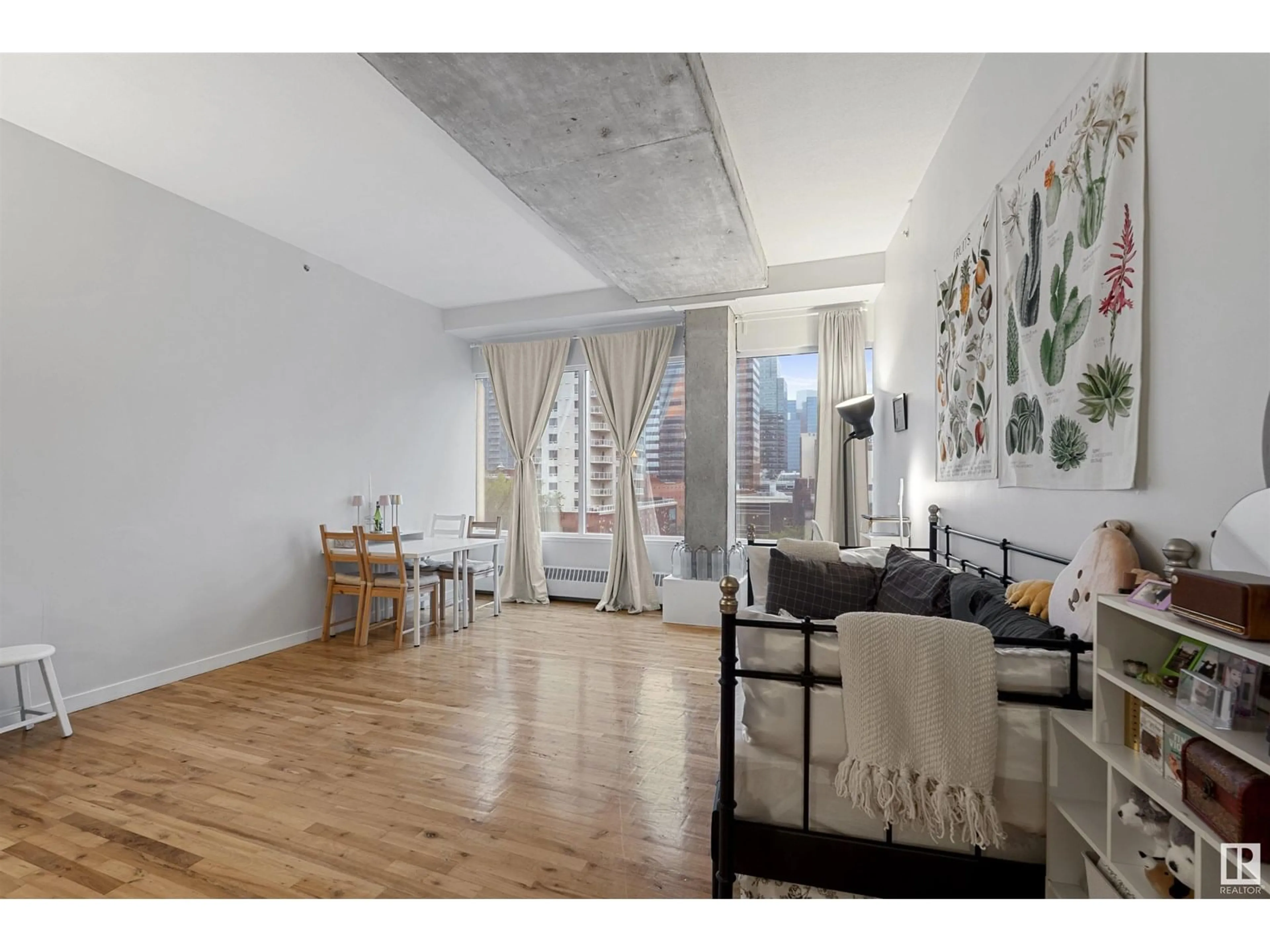 A pic of a room for 602 - 10106 105 ST NW, Edmonton Alberta T5J5E7
