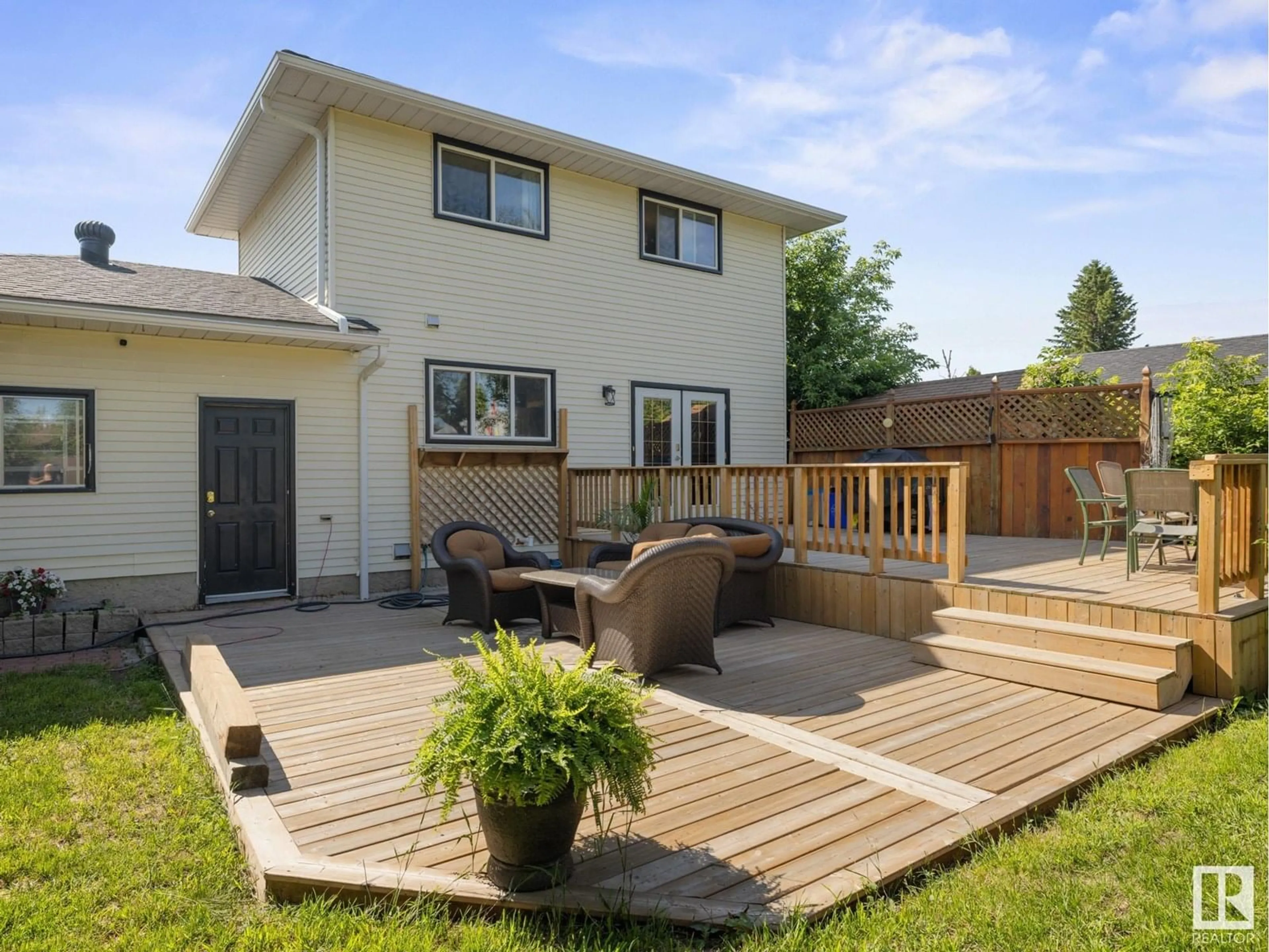Patio, street for 14544 20 ST, Edmonton Alberta T5Y1V7