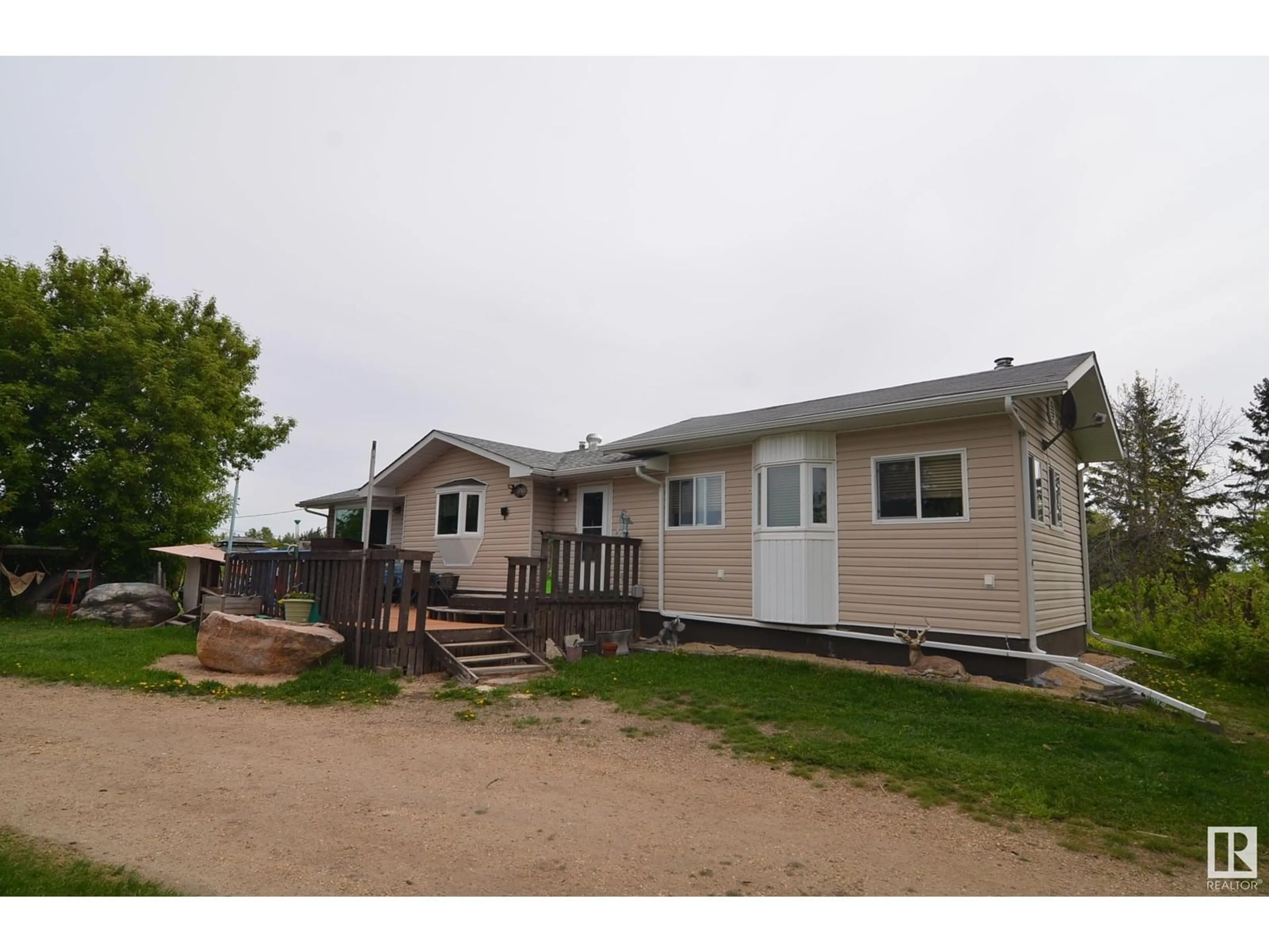 Unknown for 4230 TWP RD 580, Rural Barrhead County Alberta T7N1N4
