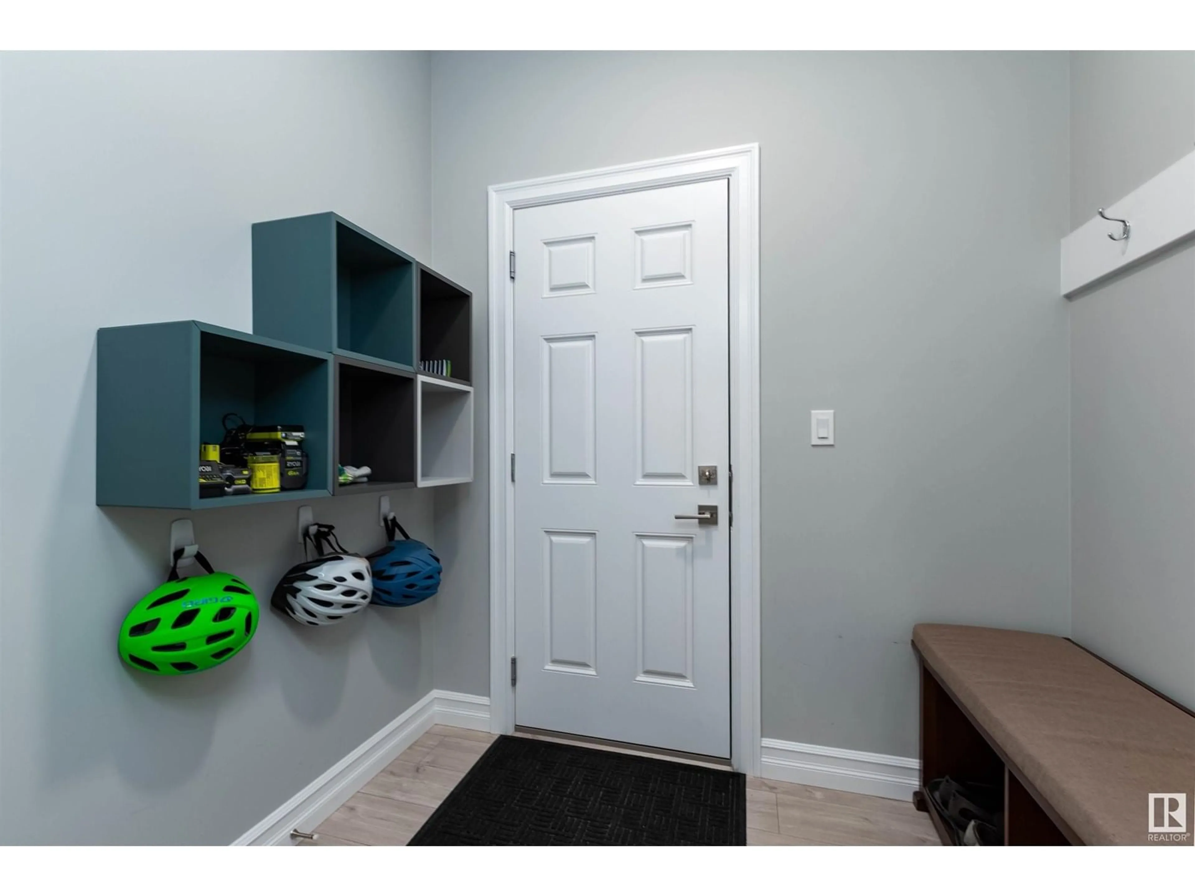 Indoor entryway for 1232 26 ST, Edmonton Alberta T6T2J9
