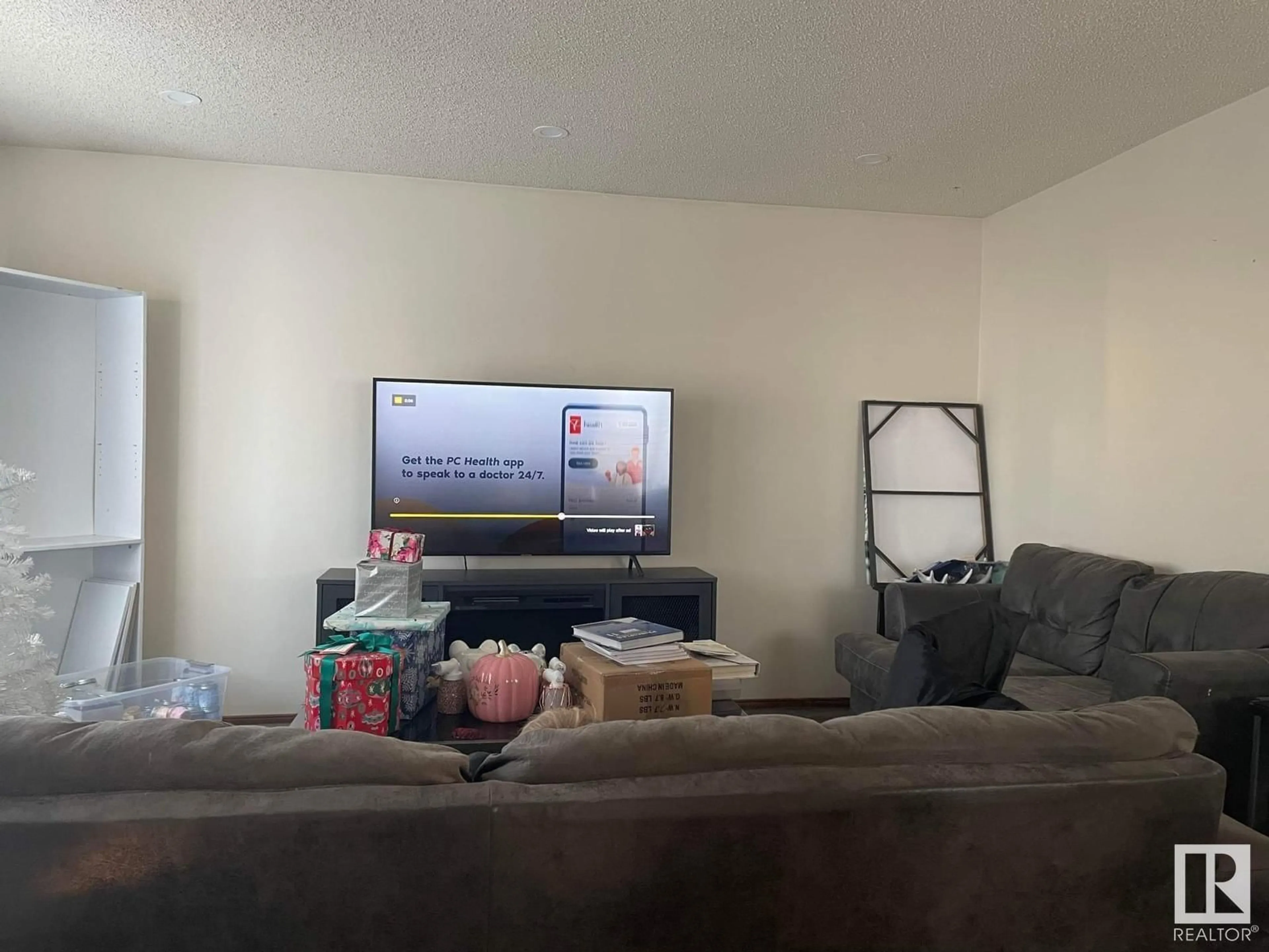 A pic of a room for NW - 5313 21 AV, Edmonton Alberta T6L5G5