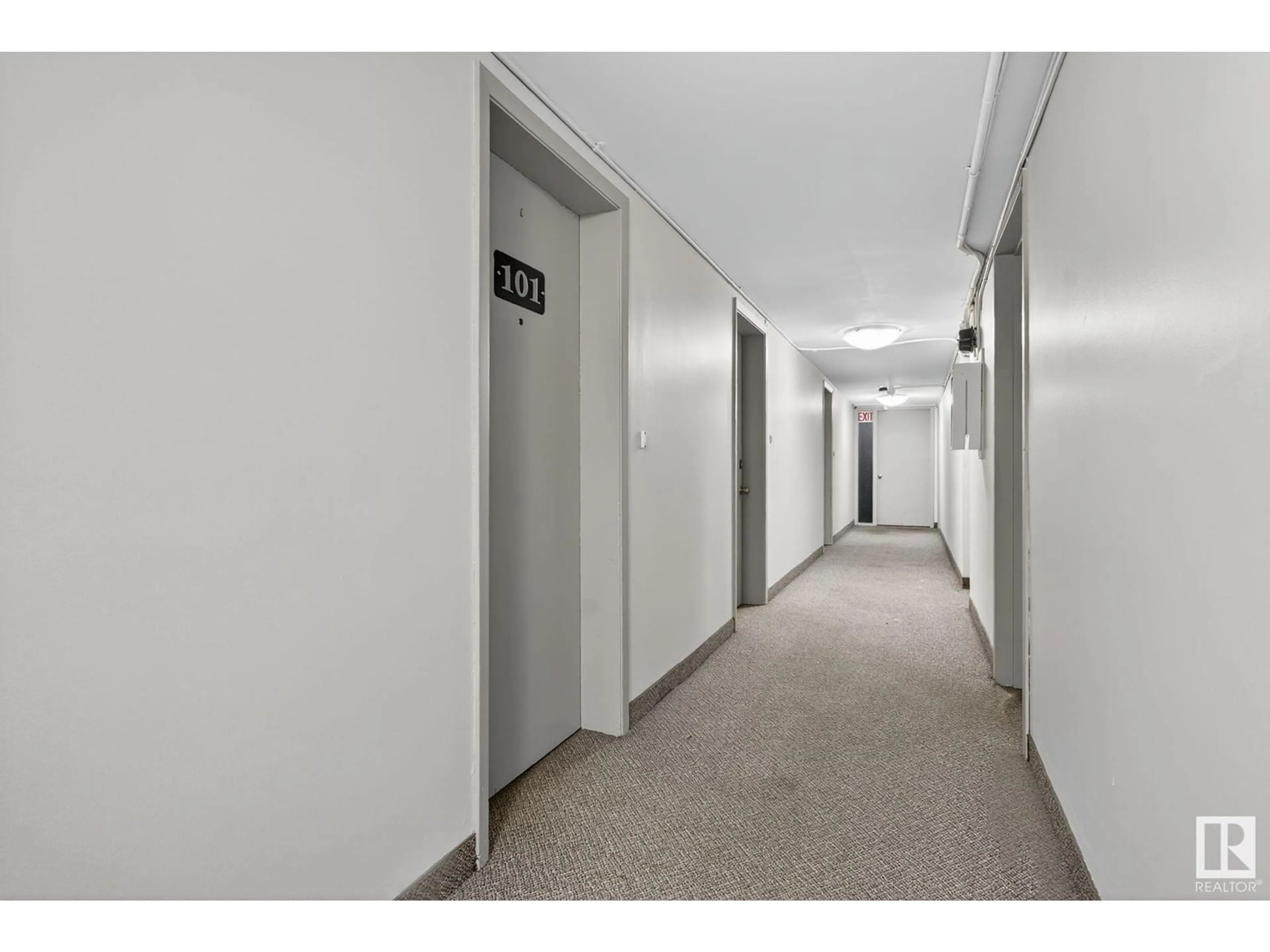 Indoor foyer for #101 - 11831 106 ST, Edmonton Alberta T5G2R2
