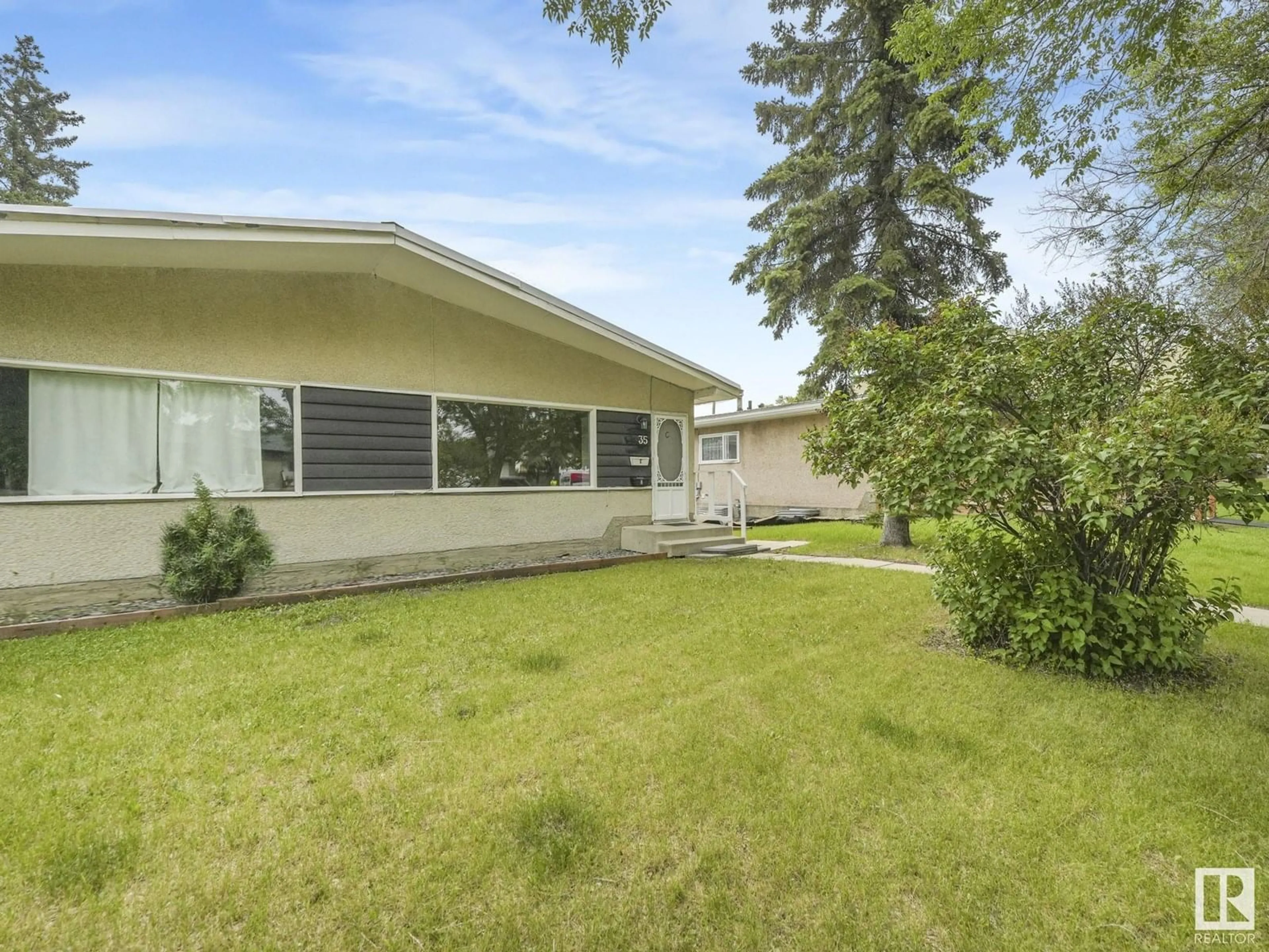 Unknown for 35 GRAND DR, Camrose Alberta T4V2J9