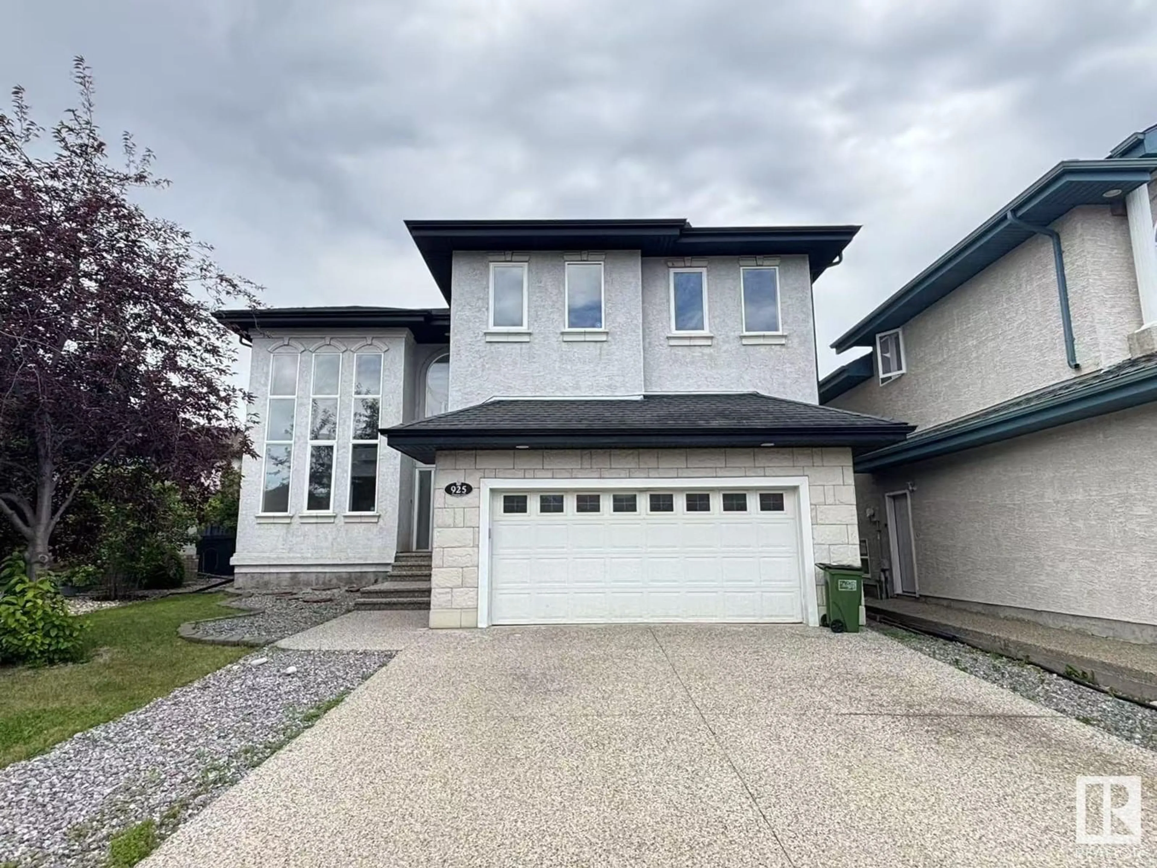 Unknown for 925 THOMPSON PL, Edmonton Alberta T6R3K4