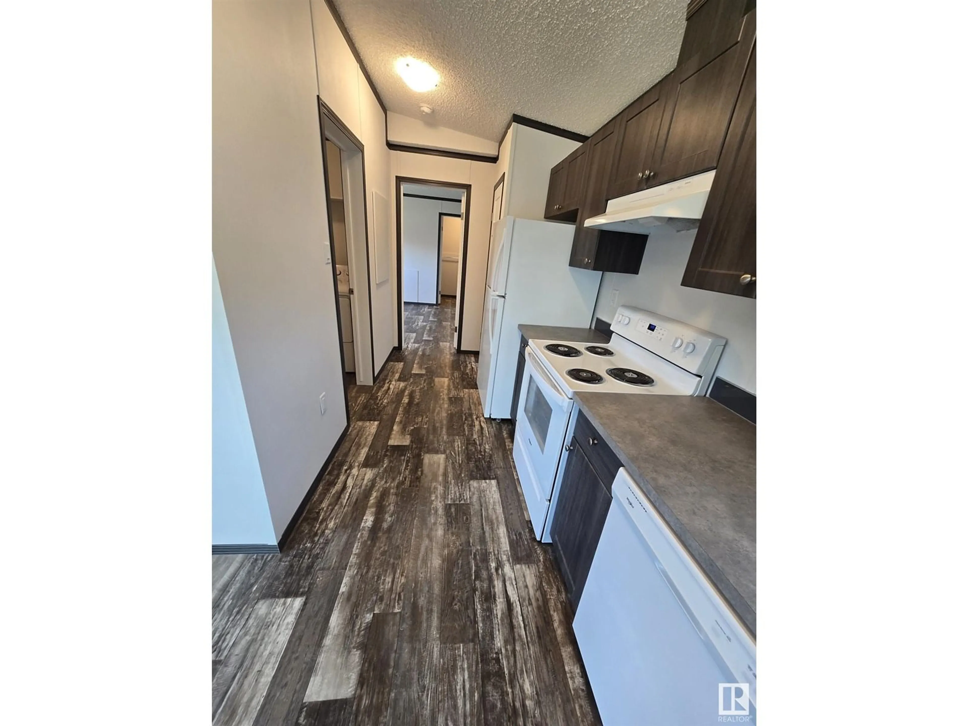 Standard kitchen, wood/laminate floor for 4710 LABRADOR RD, Cold Lake Alberta T9M0C6