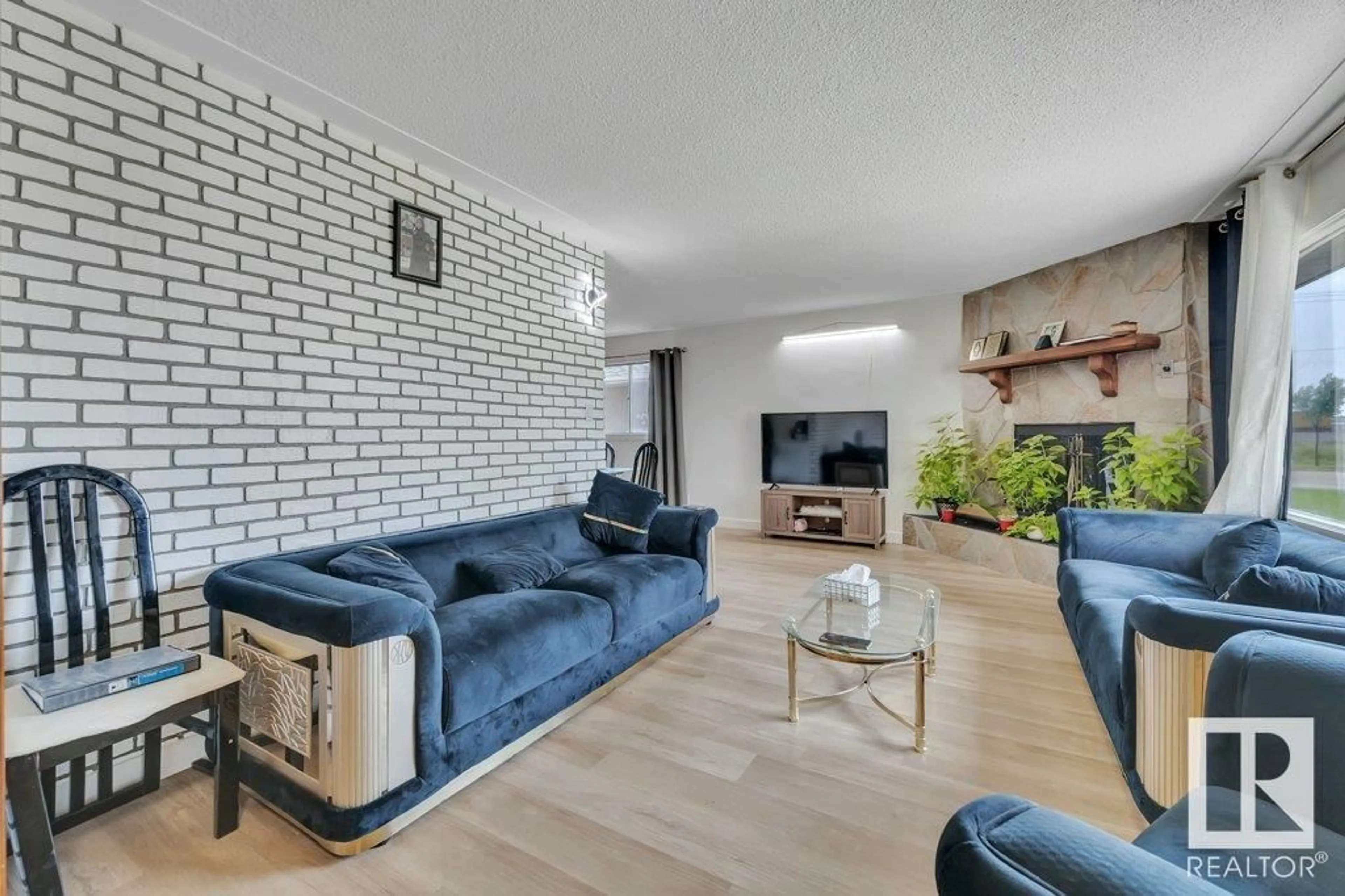Living room with furniture, unknown for NW - 12719 89 ST, Edmonton Alberta T5E3J7