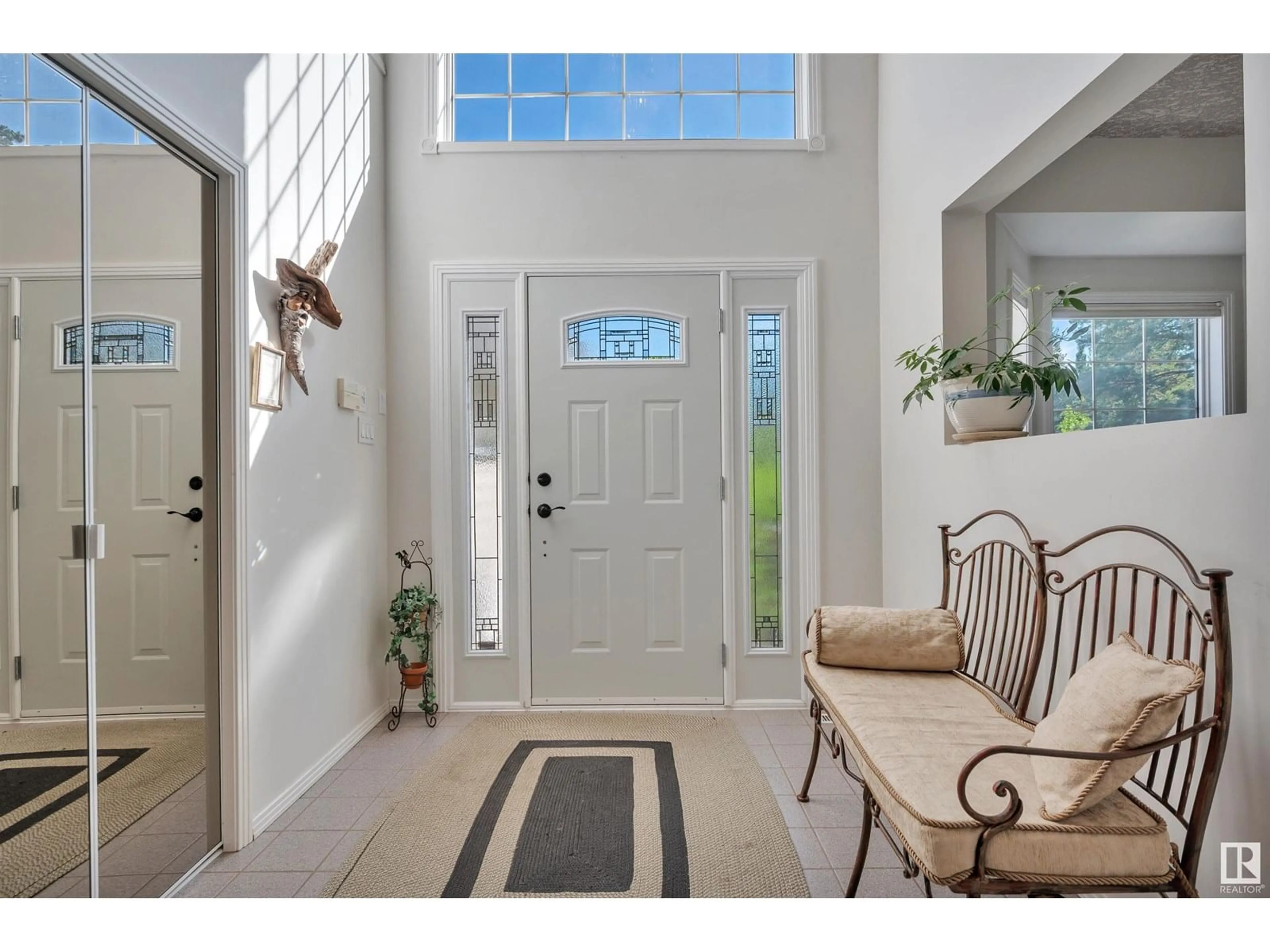 Indoor entryway for 5 HELEN PL, St. Albert Alberta T8N5R3