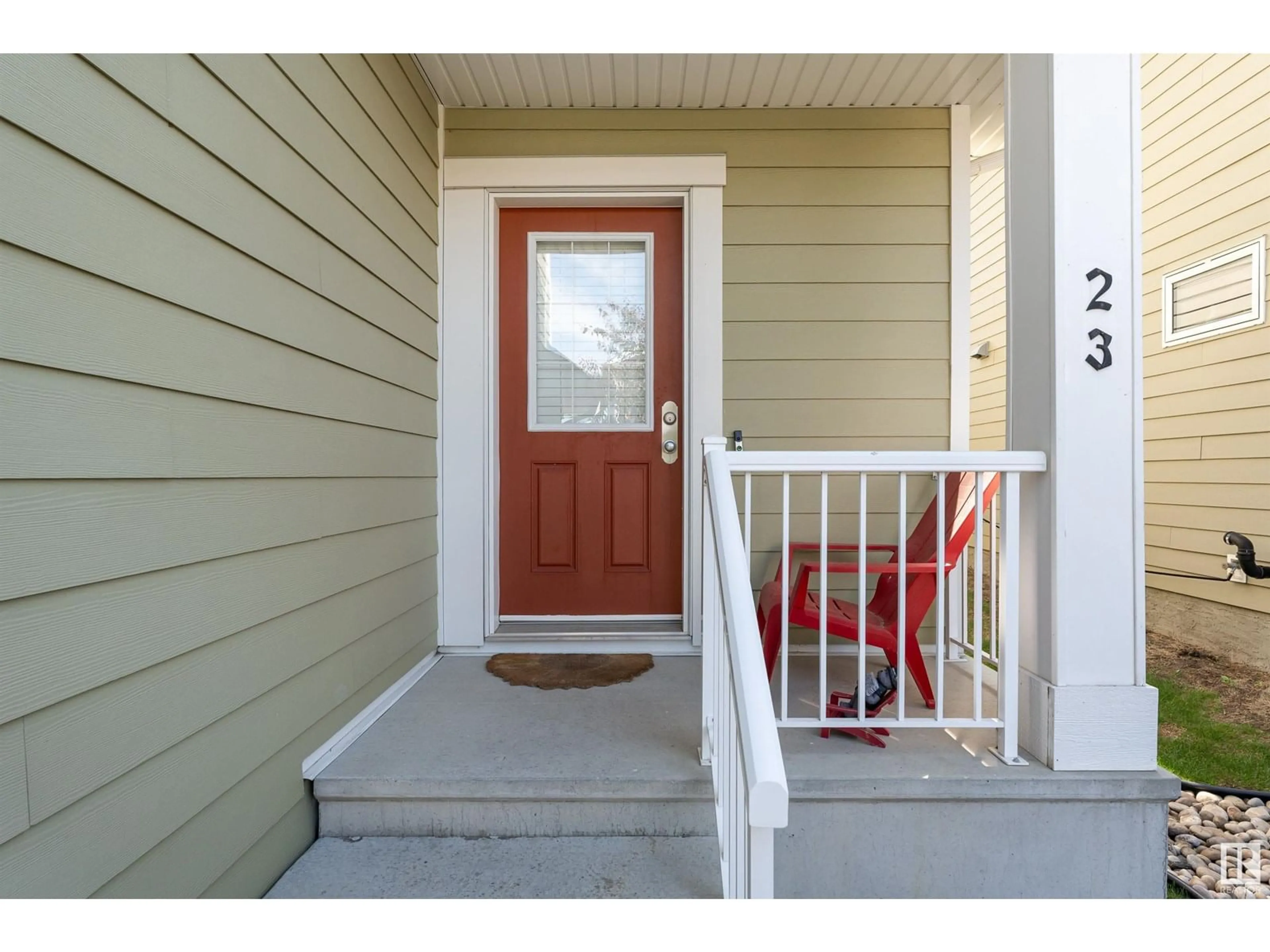 Indoor entryway for 219 - 23 CHARLOTTE WY, Sherwood Park Alberta T8H0T3