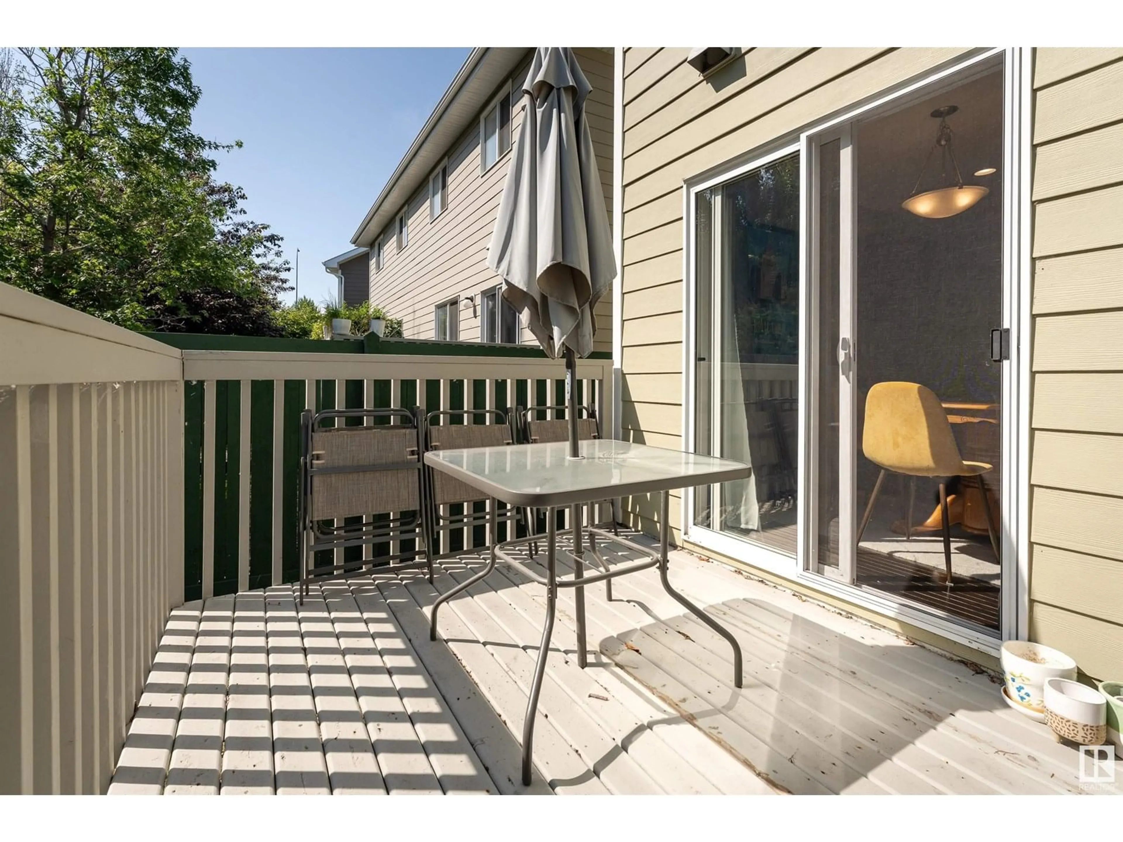 Patio, street for 219 - 23 CHARLOTTE WY, Sherwood Park Alberta T8H0T3