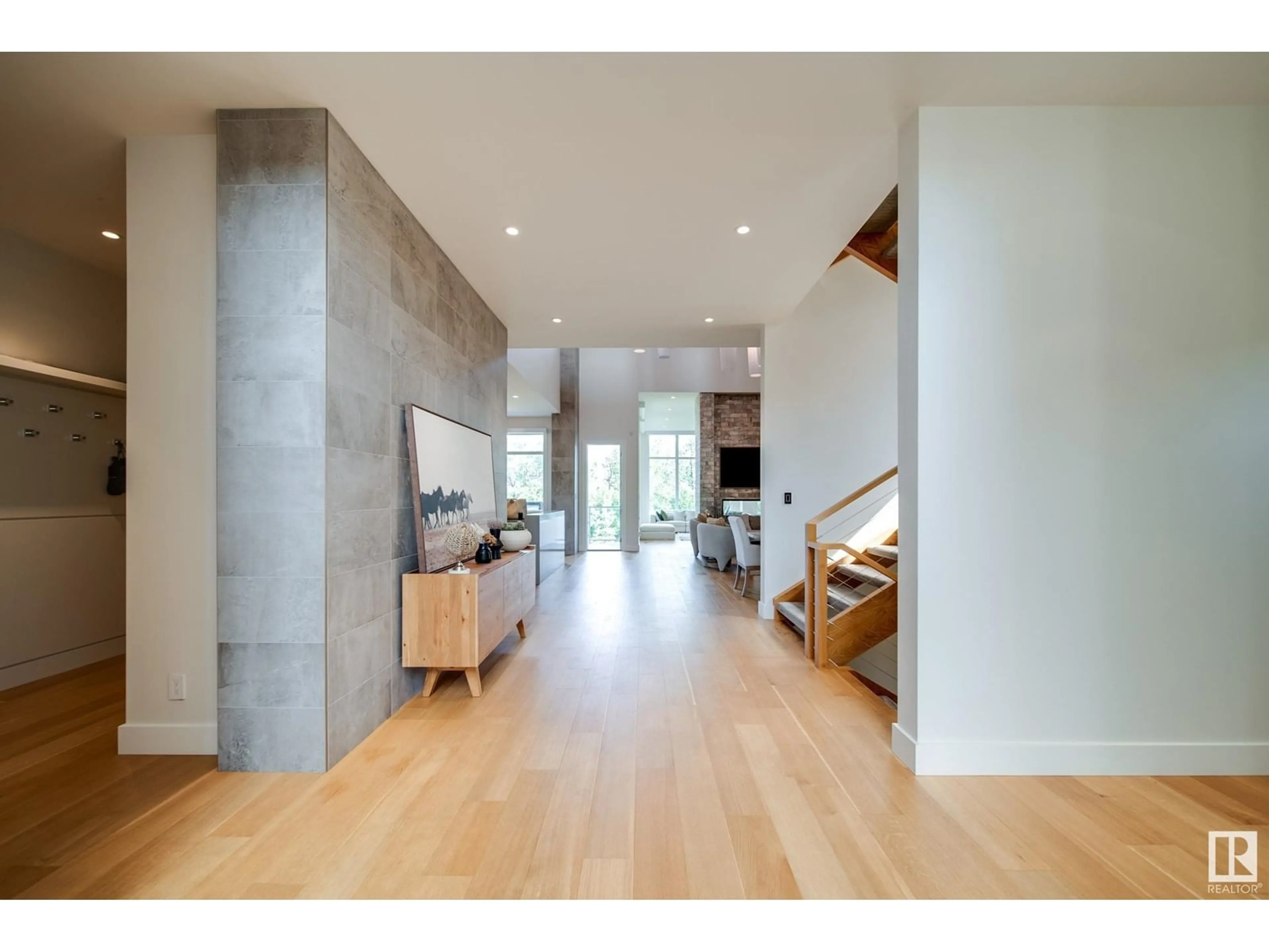 Indoor entryway for 705 HOWATT DR, Edmonton Alberta T6W3K3