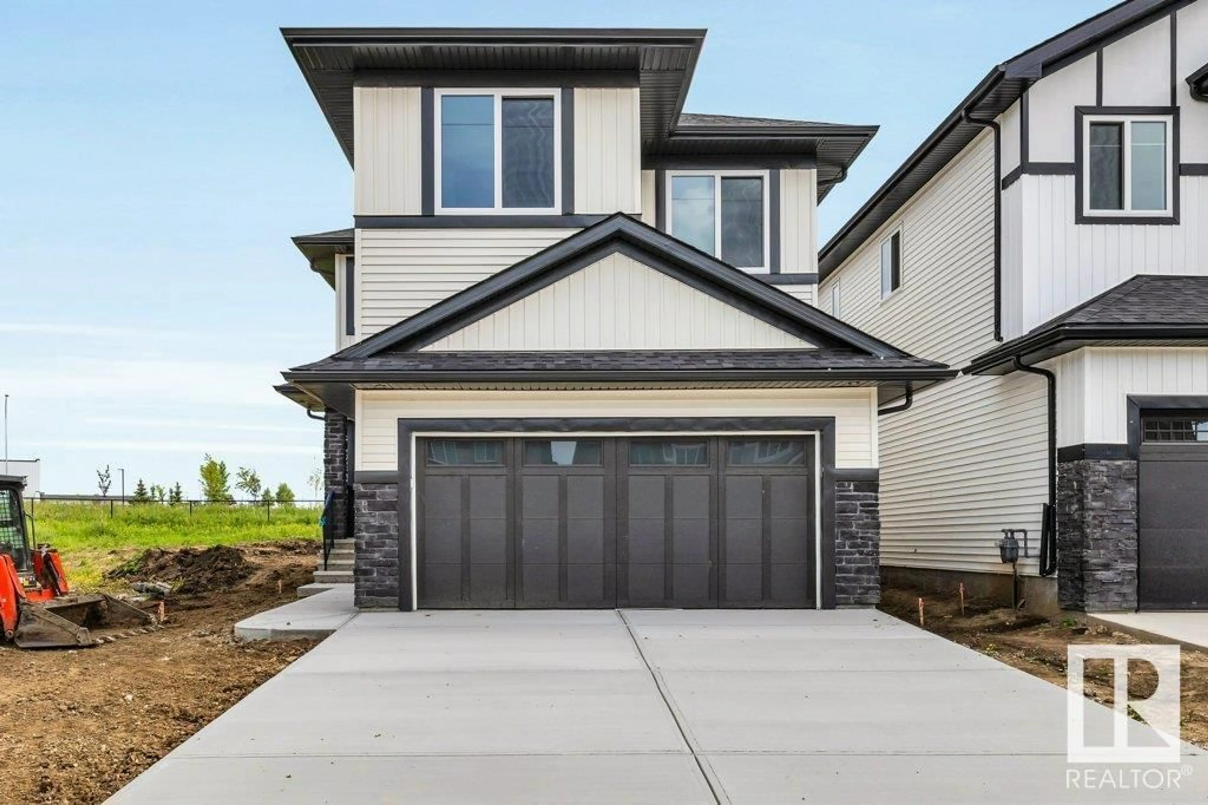 Home with vinyl exterior material, street for 80 HEMINGWAY CR, Spruce Grove Alberta T7X2L6