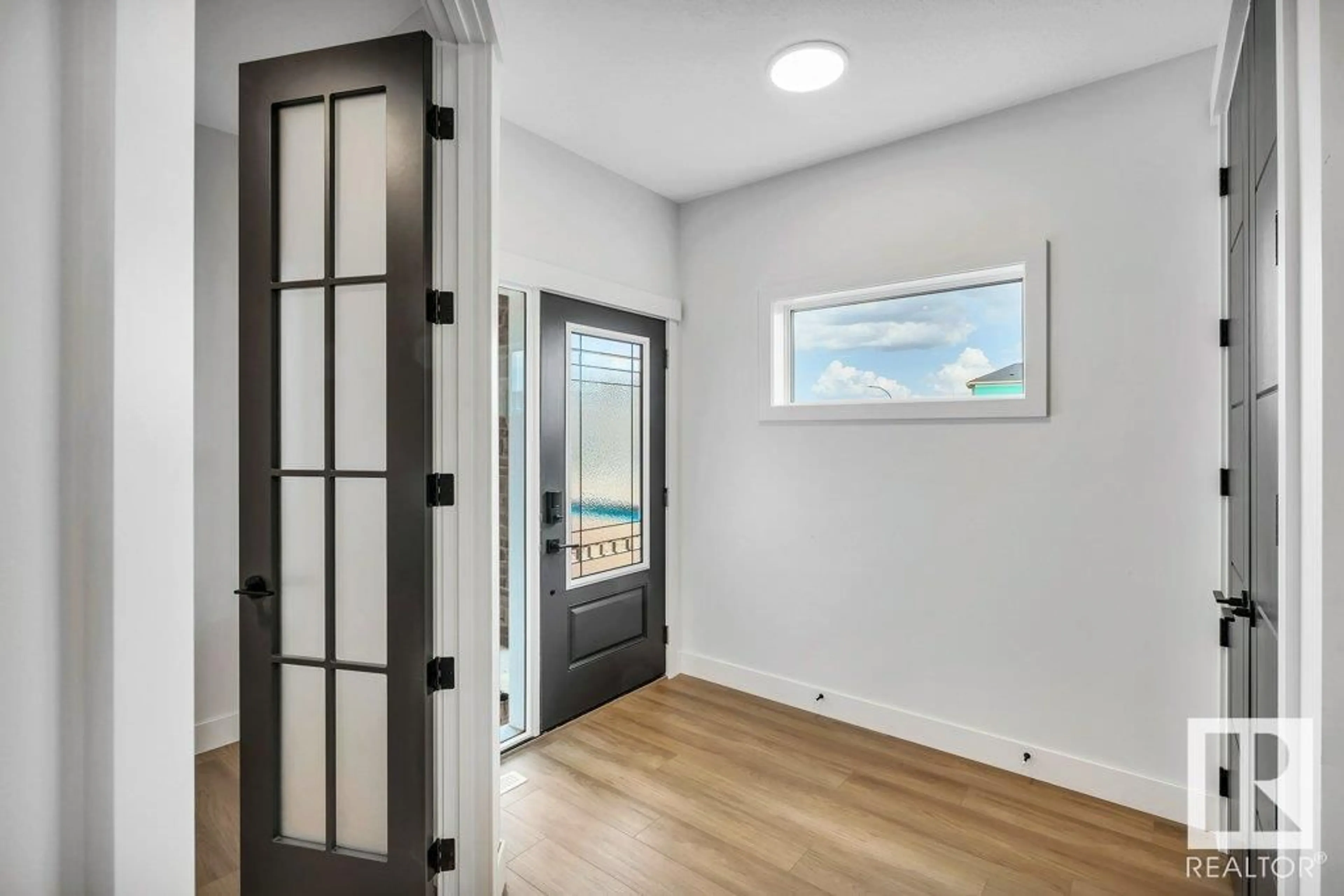 Indoor entryway for 80 HEMINGWAY CR, Spruce Grove Alberta T7X2L6