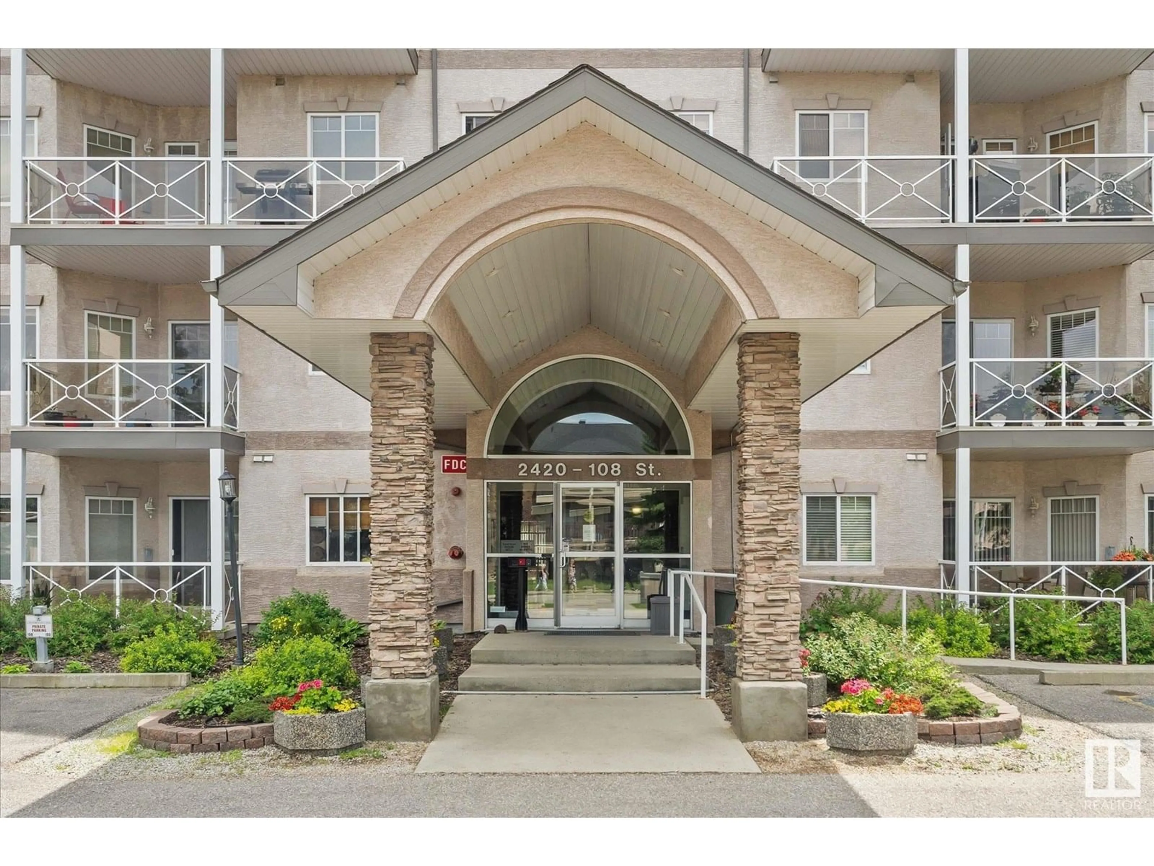 Indoor foyer for 110 - 110 2420 108 ST NW, Edmonton Alberta T6J7J3