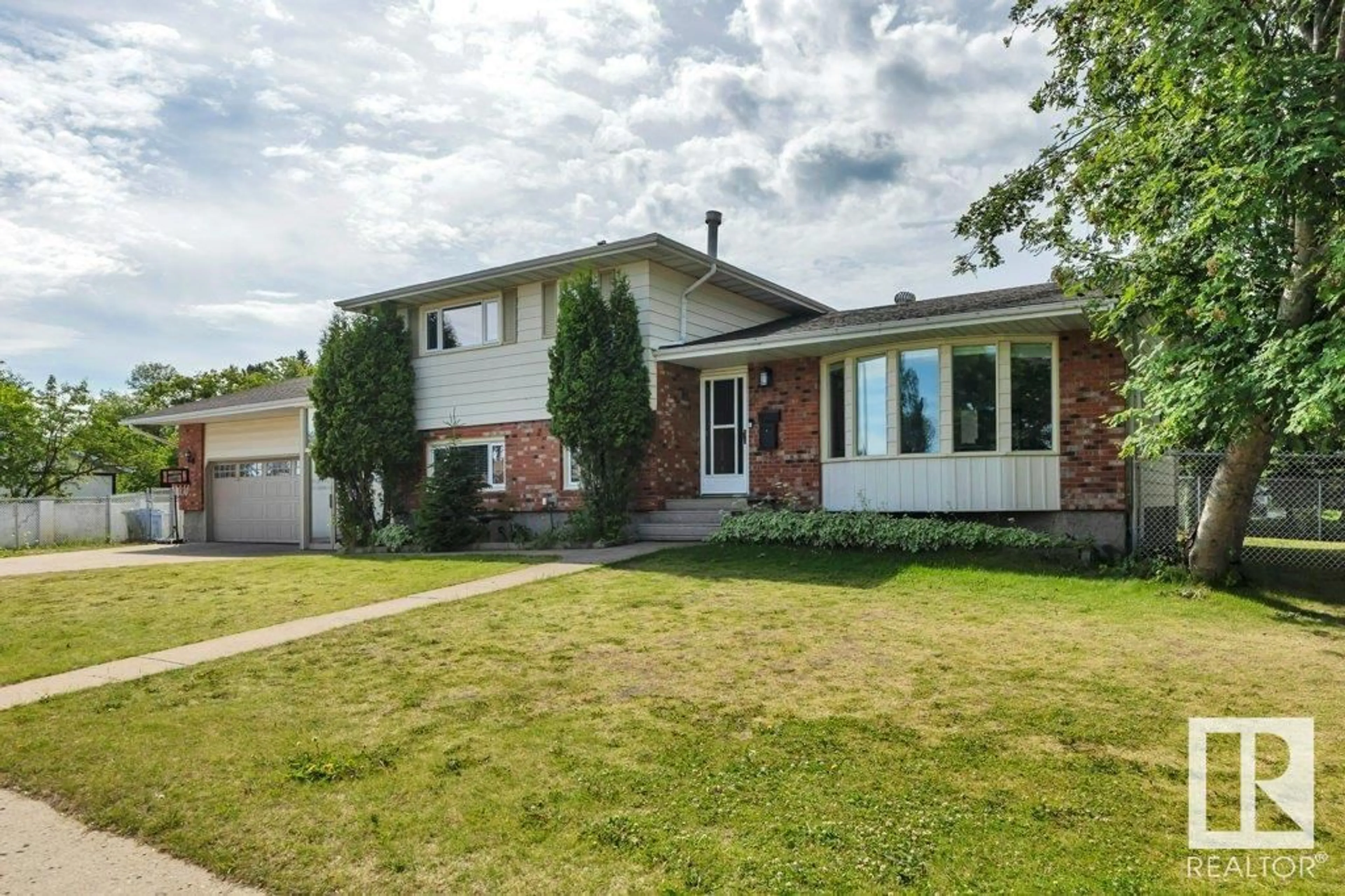Home with brick exterior material, street for 101 ELM CR, Wetaskiwin Alberta T9A2C7