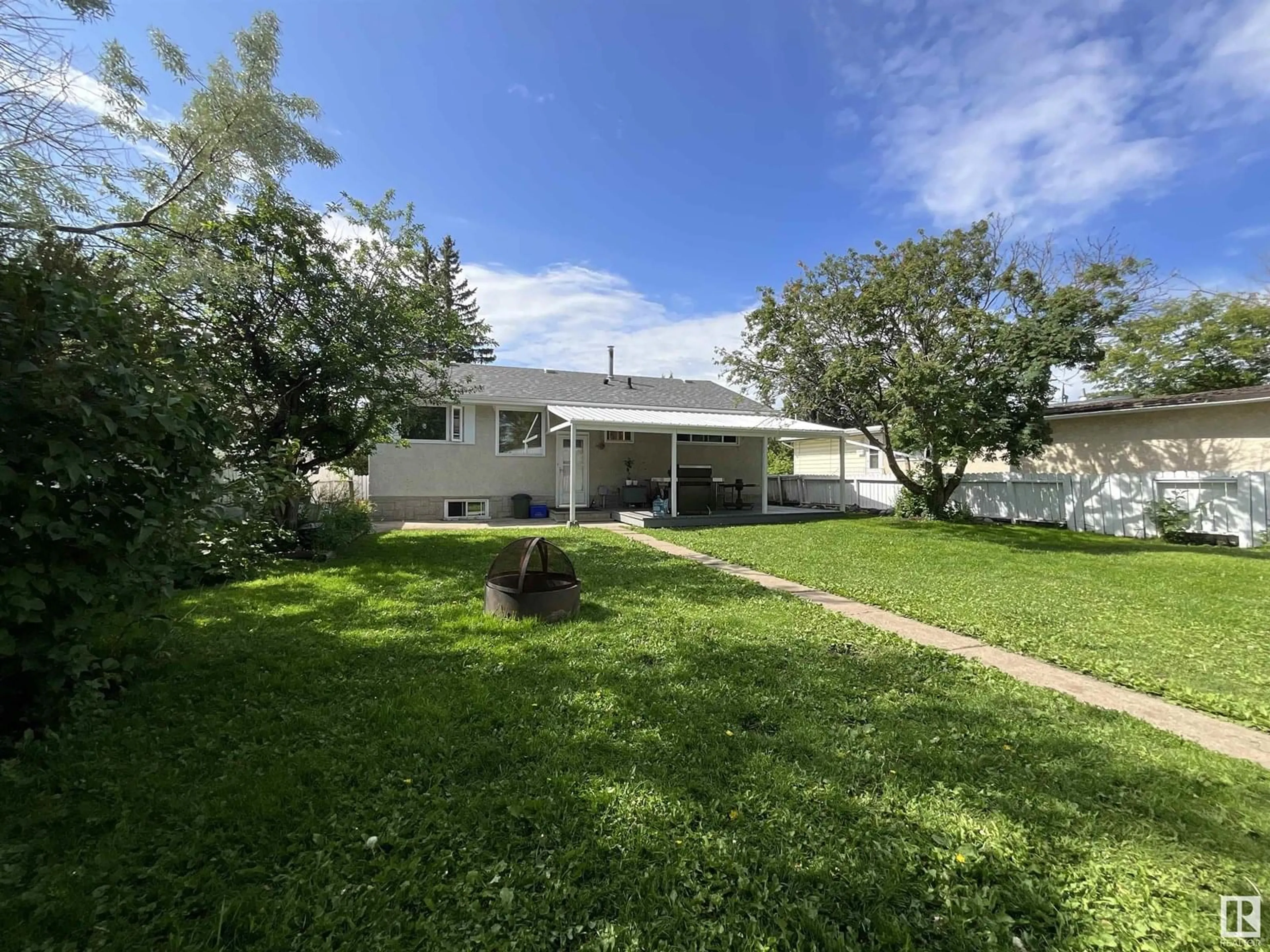 A pic from outside/outdoor area/front of a property/back of a property/a pic from drone, unknown for 16310 96A AV, Edmonton Alberta T5P0E5