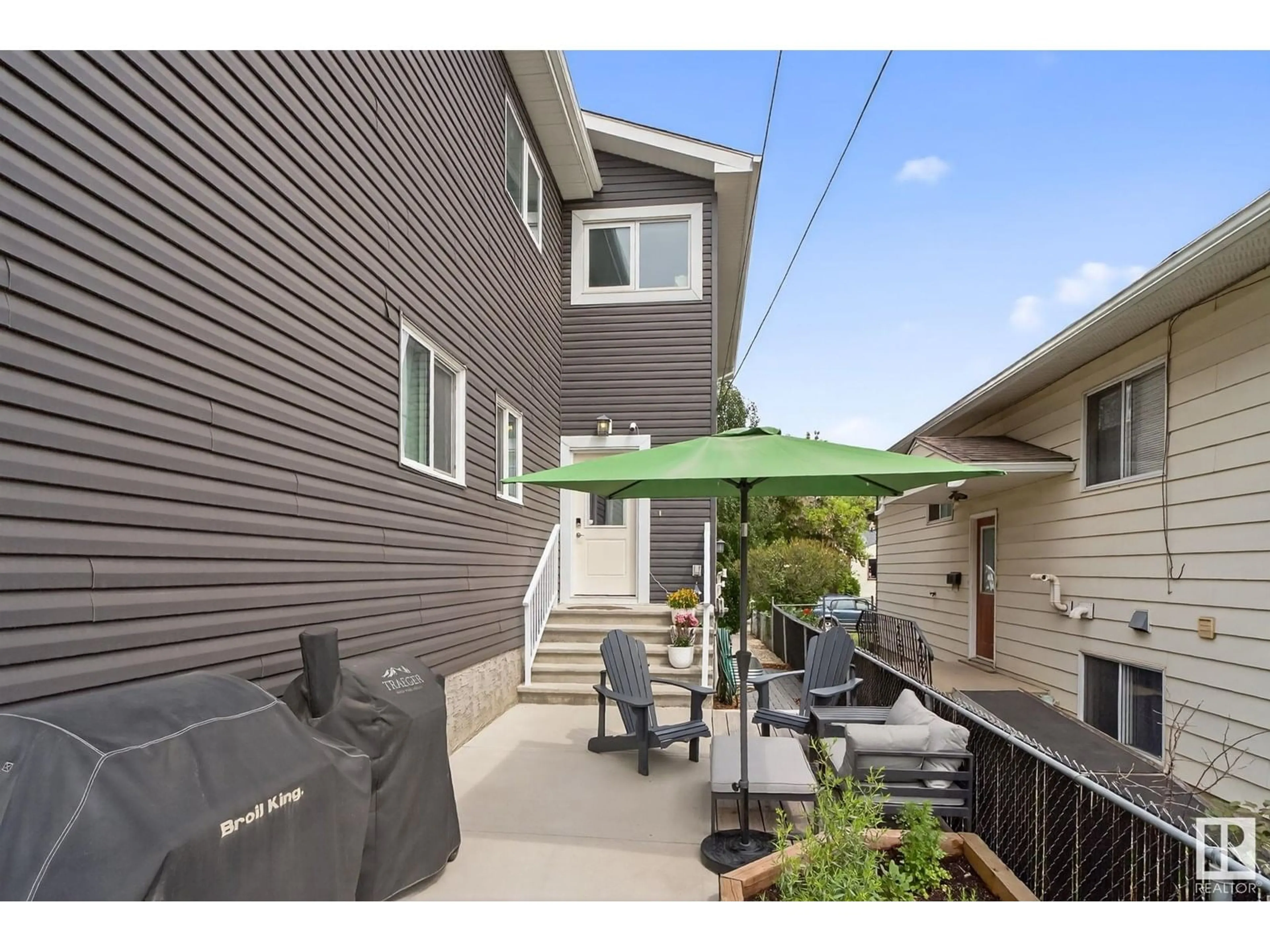 Patio, street for 9833 76 AV, Edmonton Alberta T6E1K6