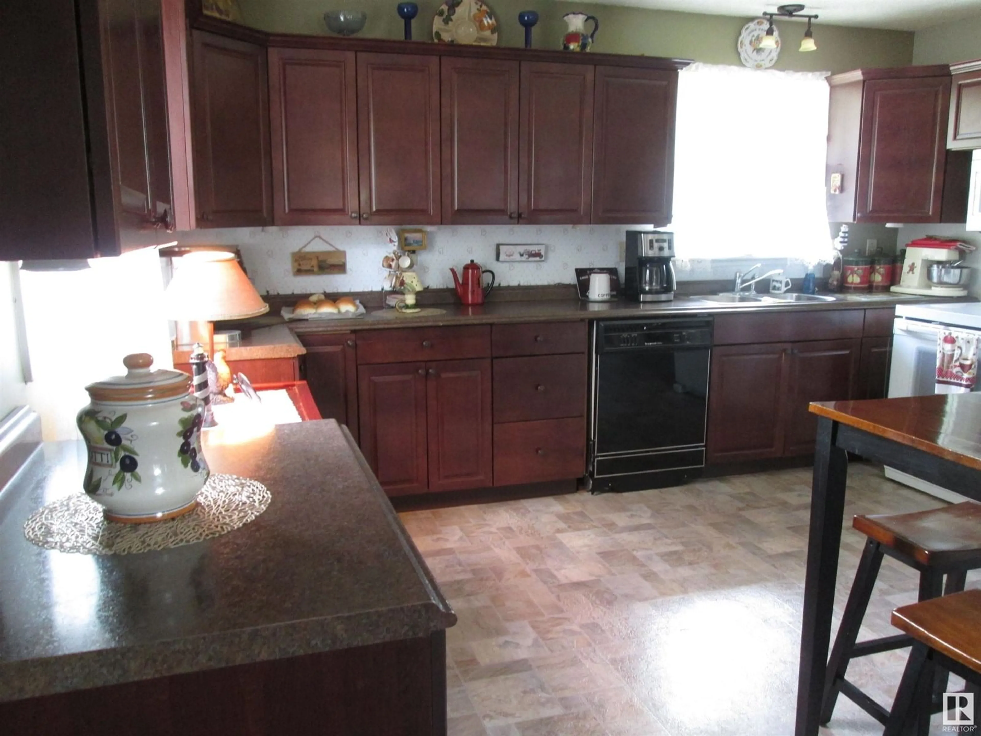 Unknown for NW - 8703 163 ST, Edmonton Alberta T5R2N7