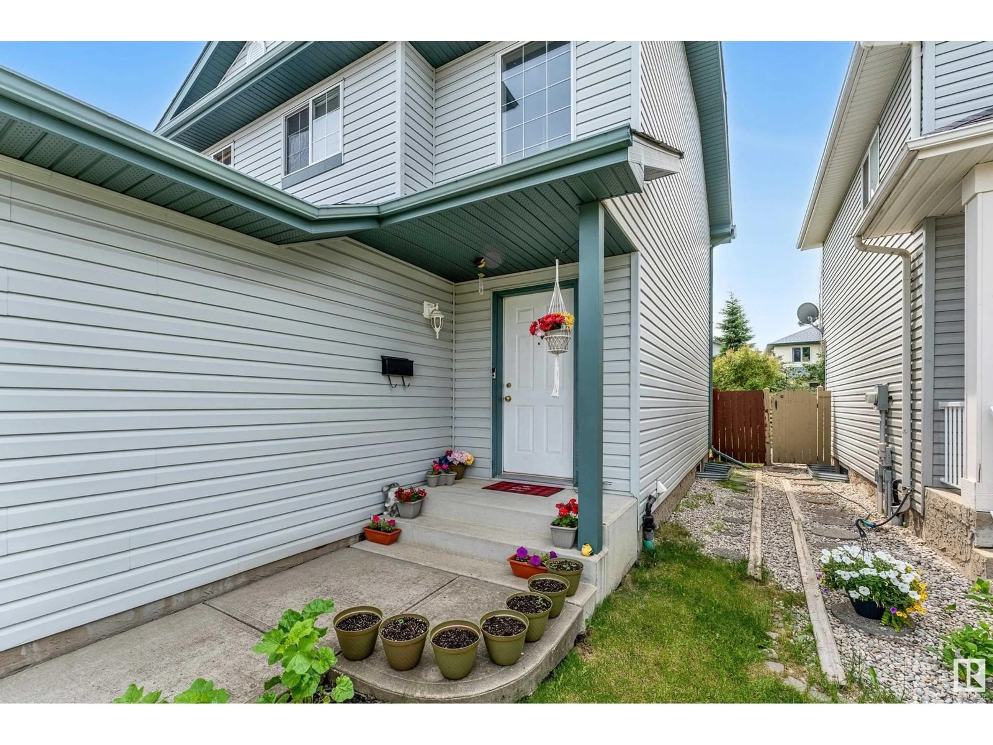 Unknown for NW - 3315 27 AV, Edmonton Alberta T6T1P7