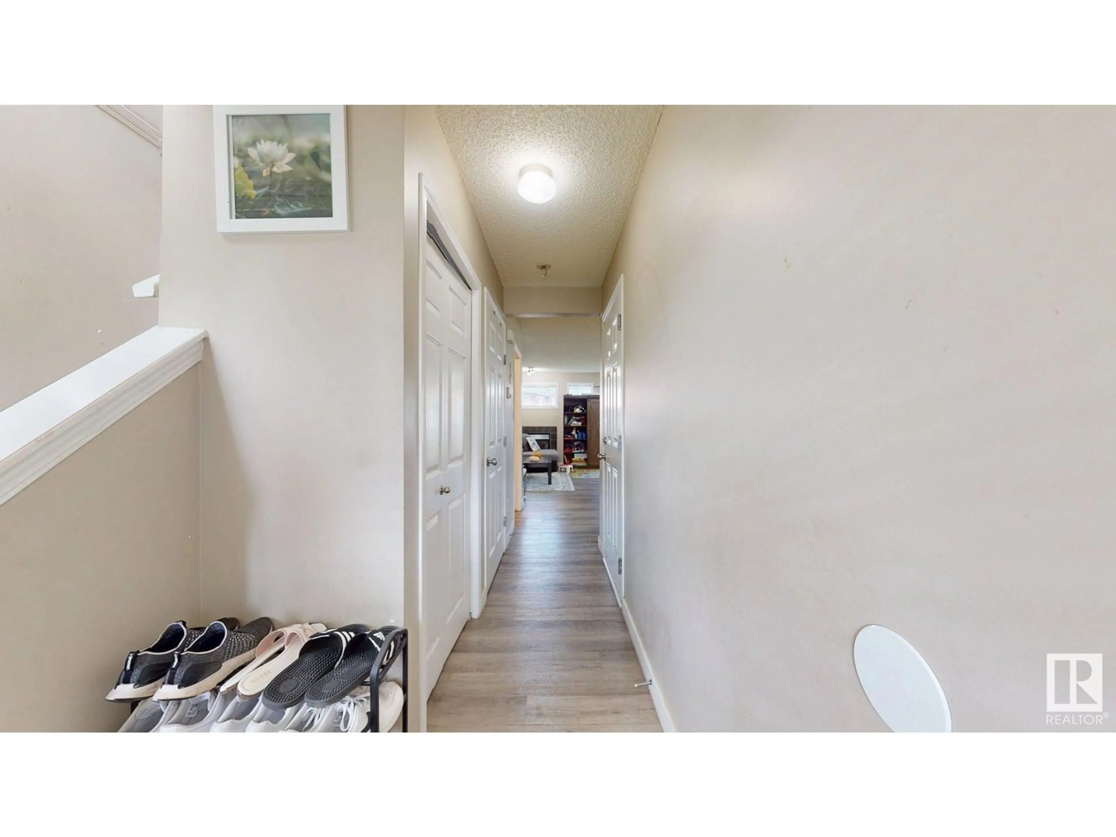 Indoor entryway for NW - 1150 37B AVE, Edmonton Alberta T6T0E6