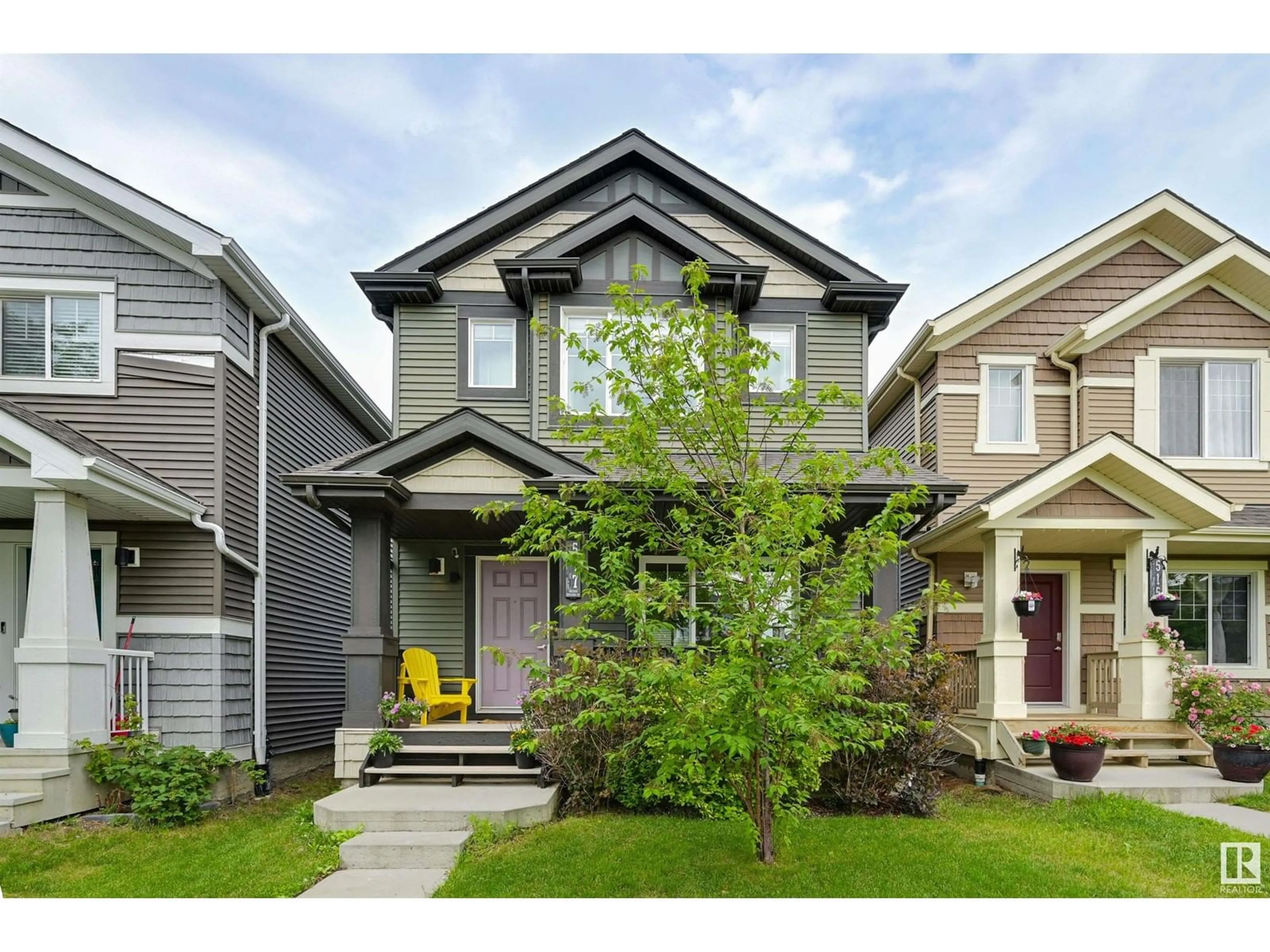 Home with vinyl exterior material, street for 517 ORCHARDS BV, Edmonton Alberta T6X2B7