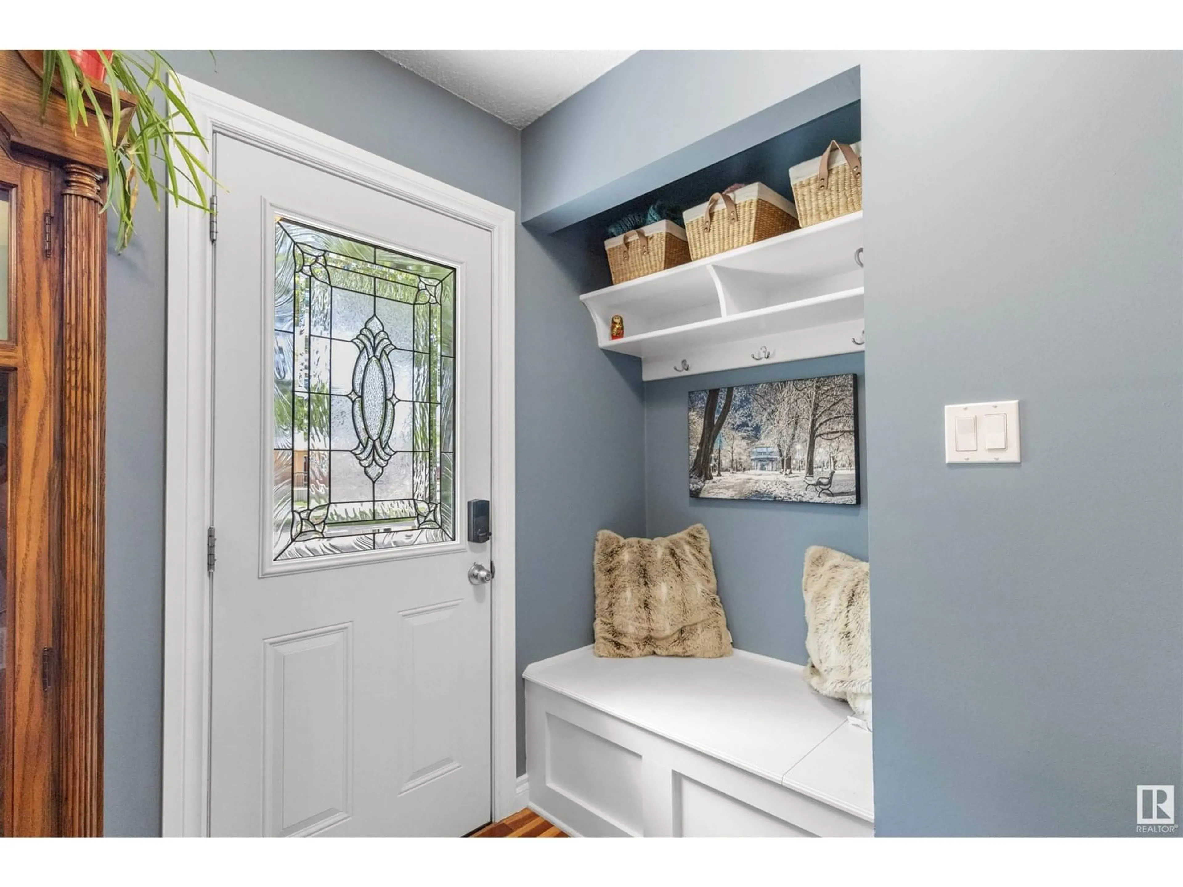 Indoor entryway for 9919 109 ST, Fort Saskatchewan Alberta T8L2K3
