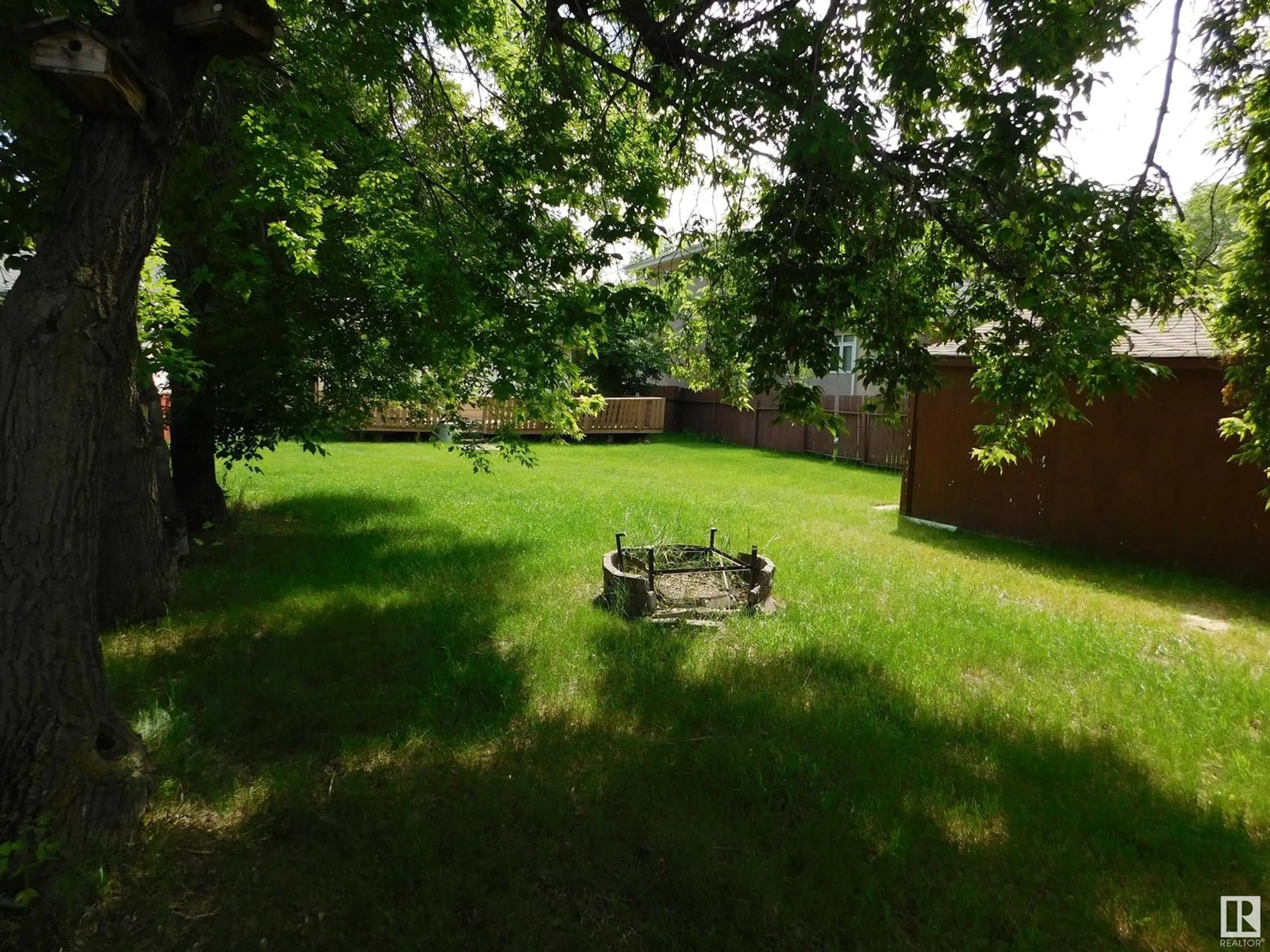 A pic from outside/outdoor area/front of a property/back of a property/a pic from drone, forest/trees view for 9514 154 ST, Edmonton Alberta T5P2E9