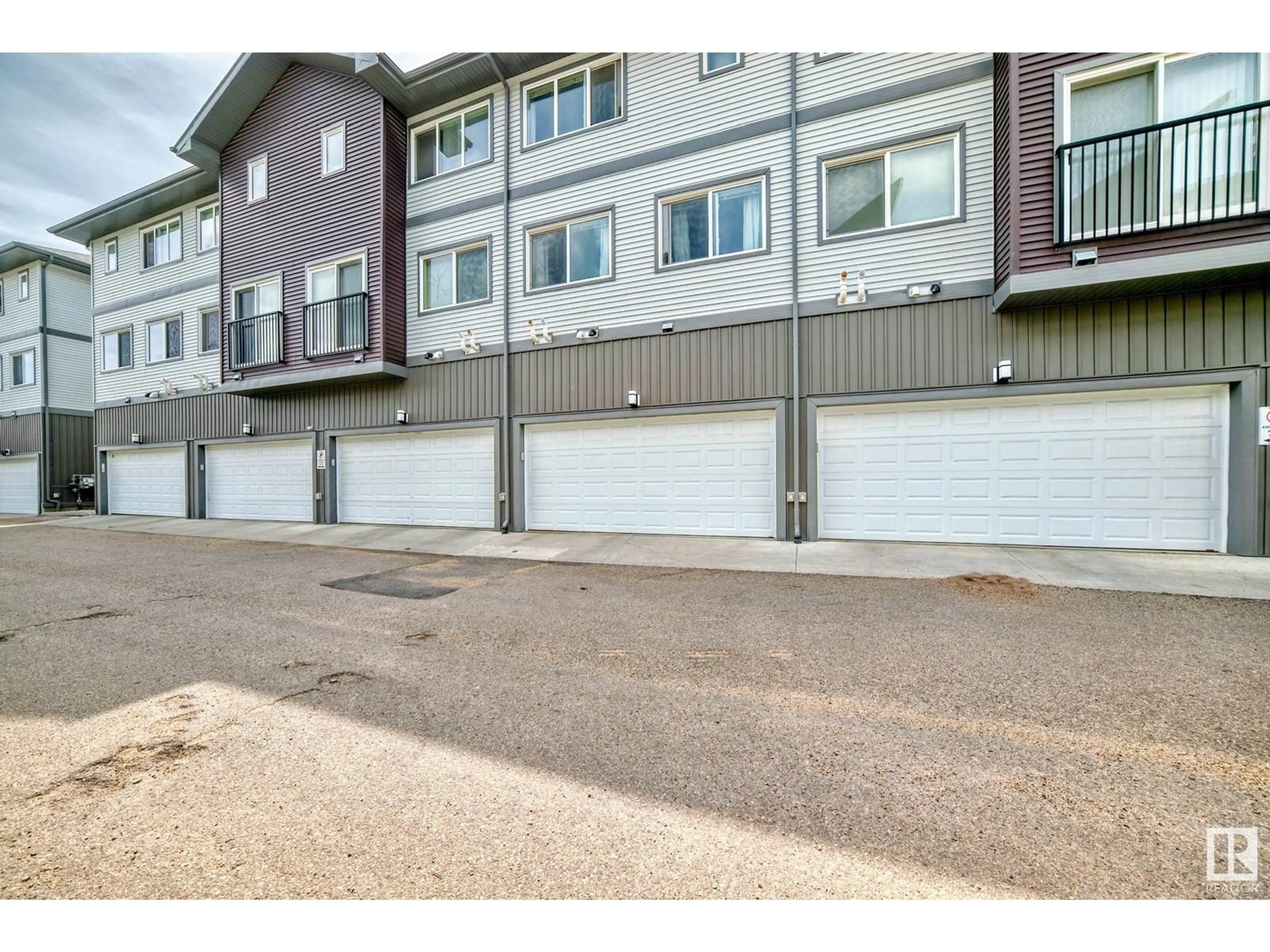 Unknown for 3352 15A AV, Edmonton Alberta T6T0Y1