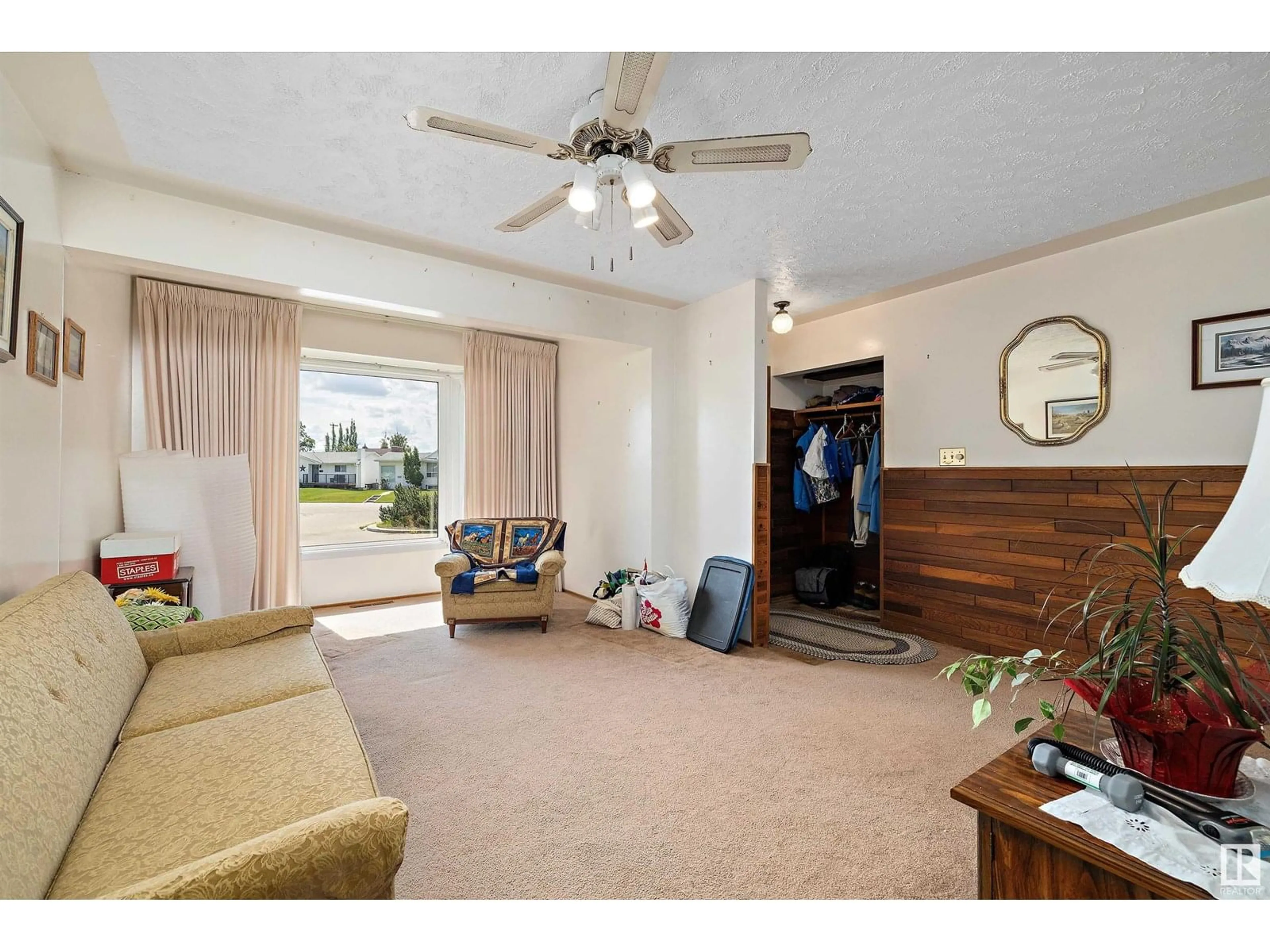A pic of a room for 13335 104 ST, Edmonton Alberta T5E4P2