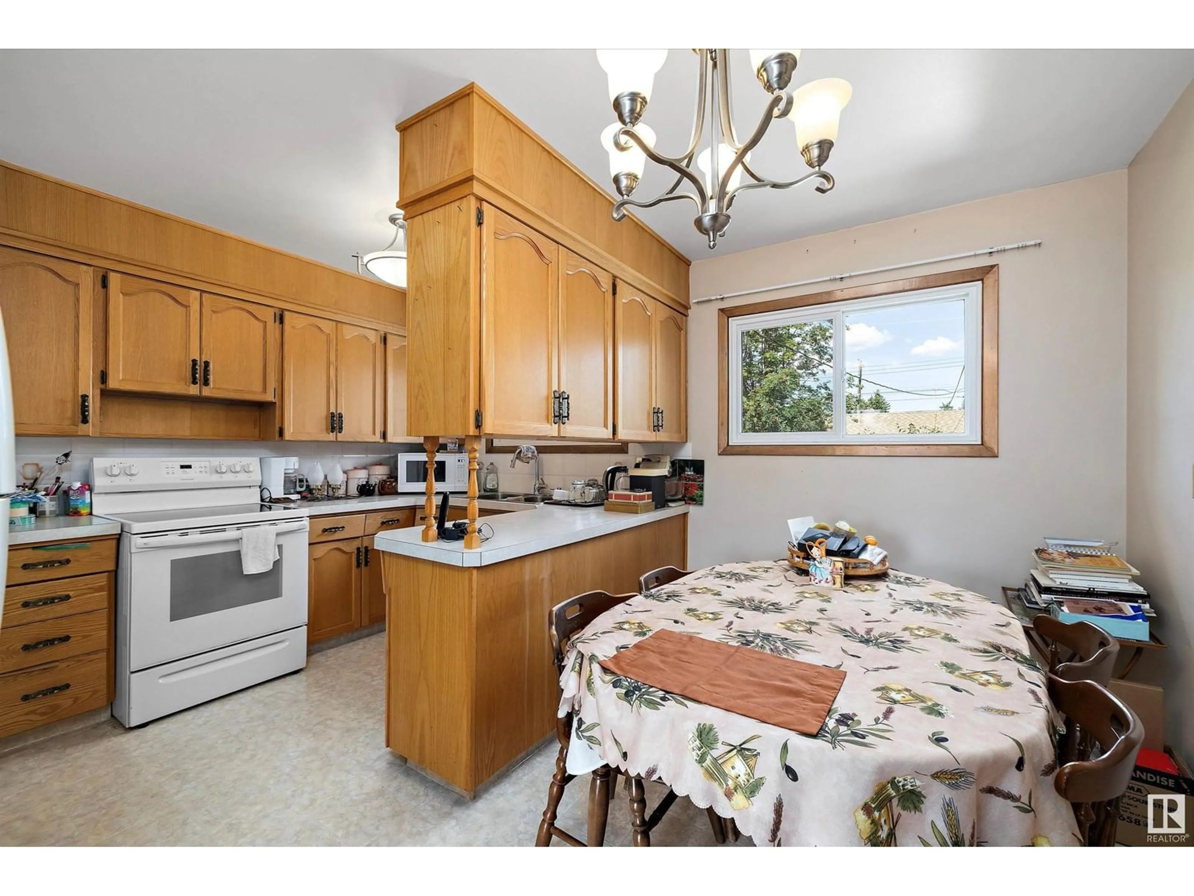 Standard kitchen, unknown for 13335 104 ST, Edmonton Alberta T5E4P2