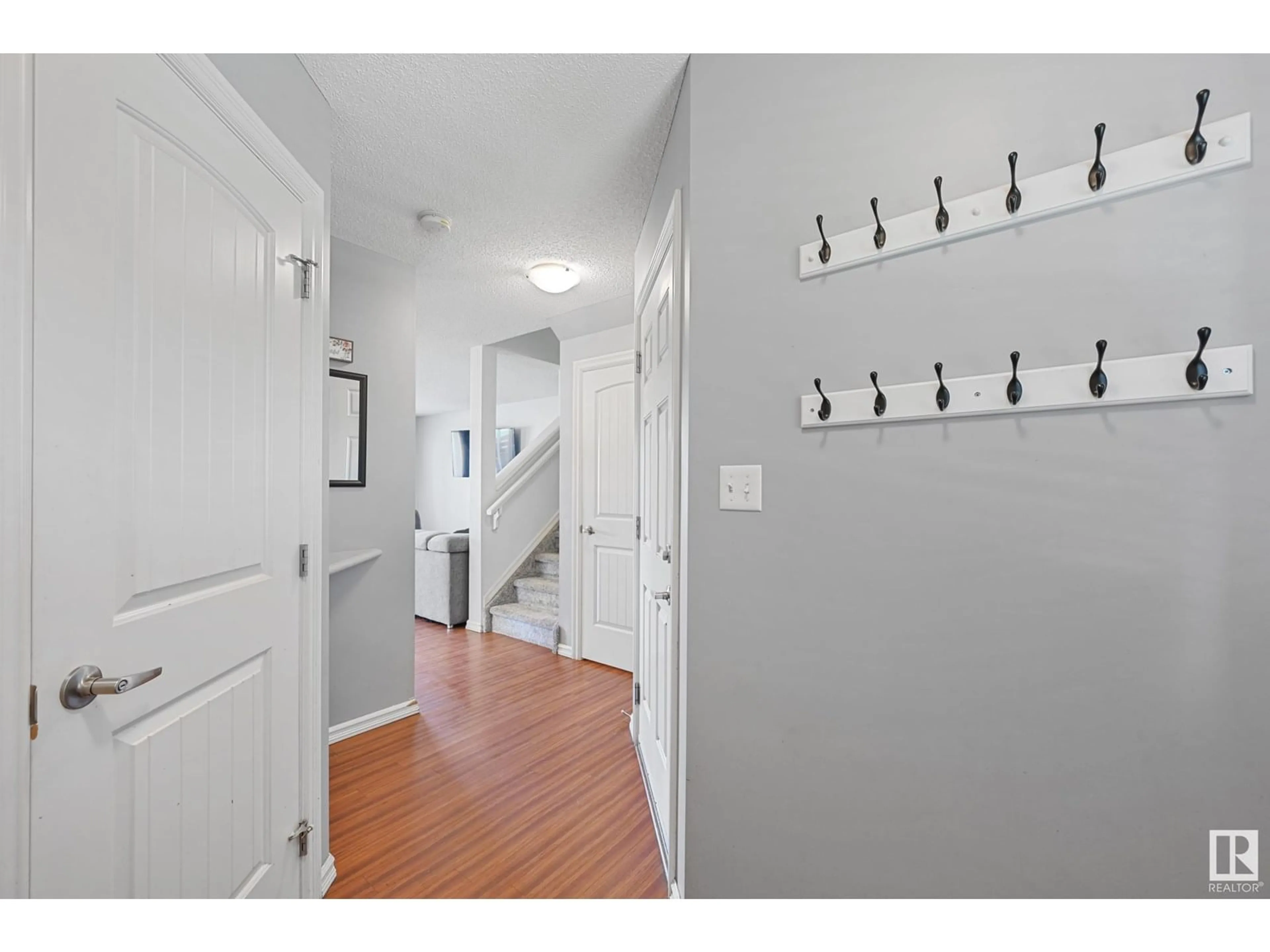 Indoor entryway for 22 WELLINGTON PL, Fort Saskatchewan Alberta T8L0G2