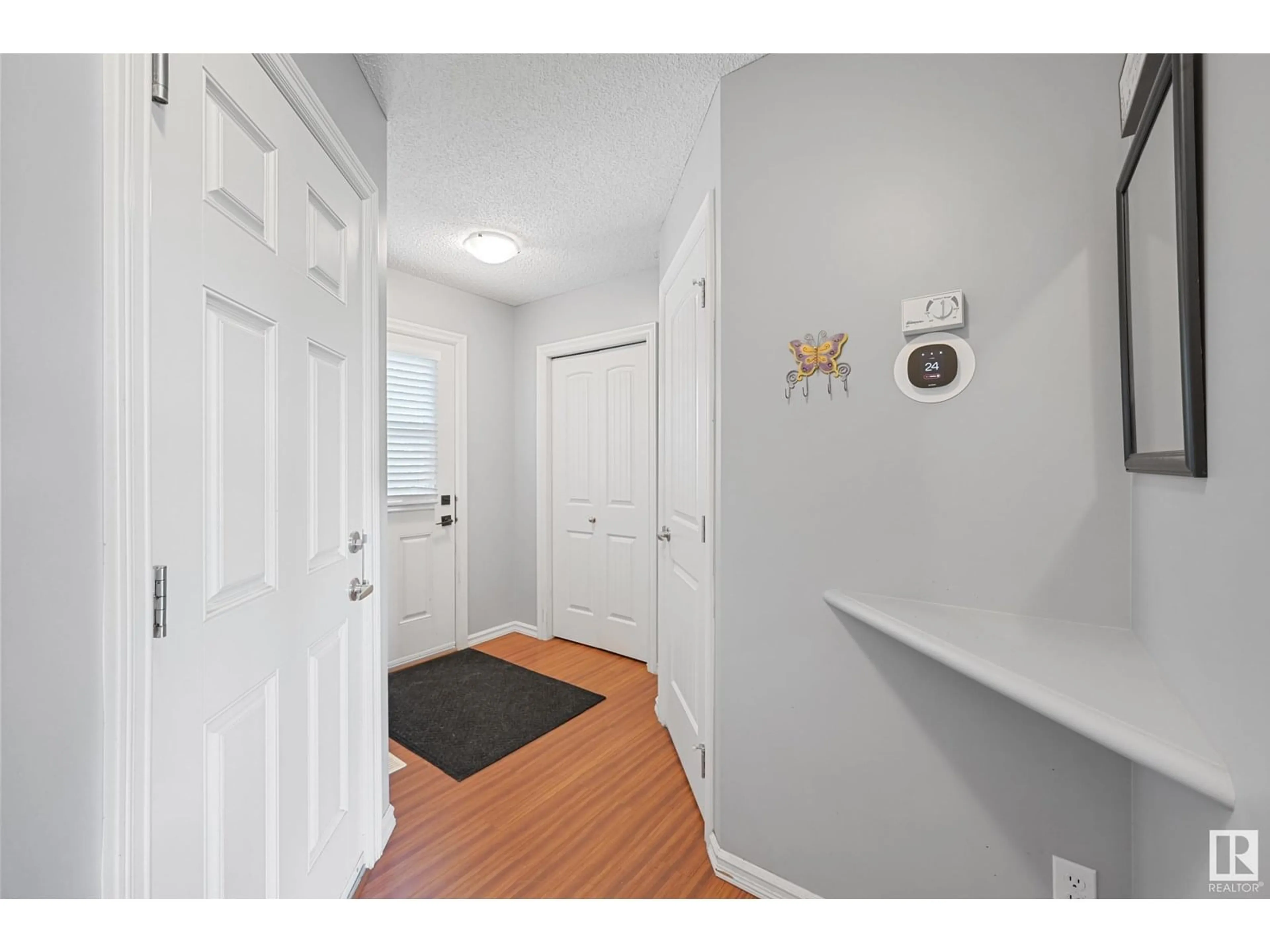 Indoor entryway for 22 WELLINGTON PL, Fort Saskatchewan Alberta T8L0G2