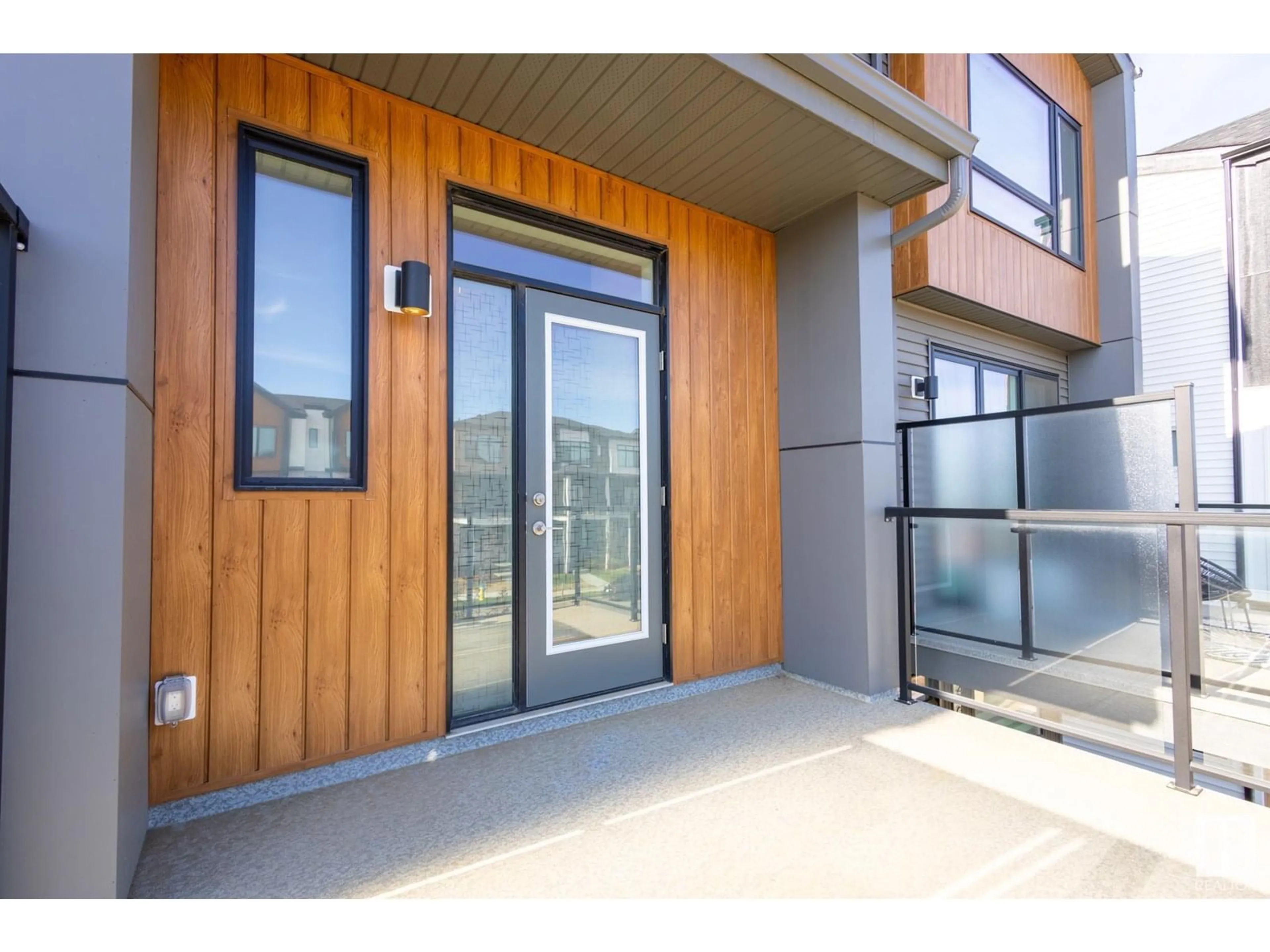 Indoor entryway for SW - 3282 KESWICK WY, Edmonton Alberta T6W5N5